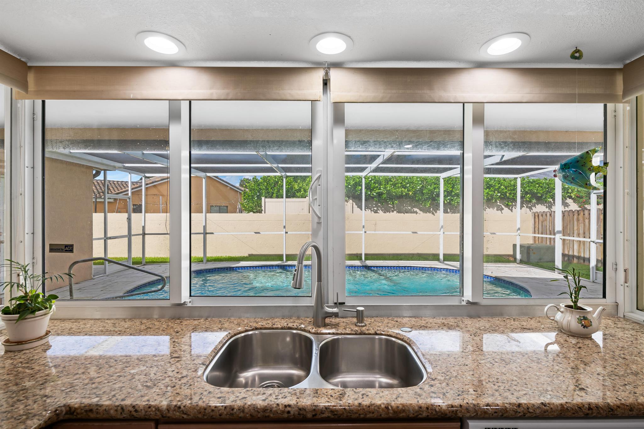 NOB HILL ESTATES 1 SEC - Residential