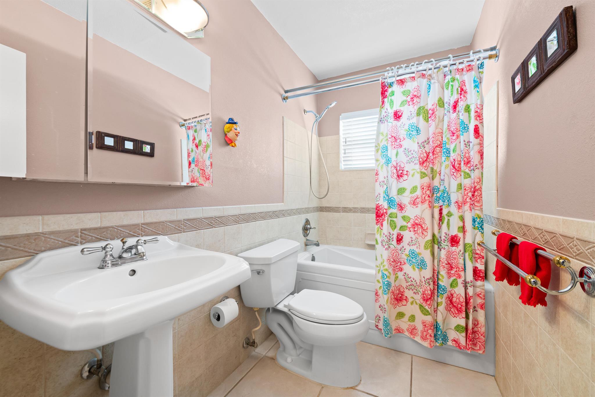 NOB HILL ESTATES 1 SEC - Residential