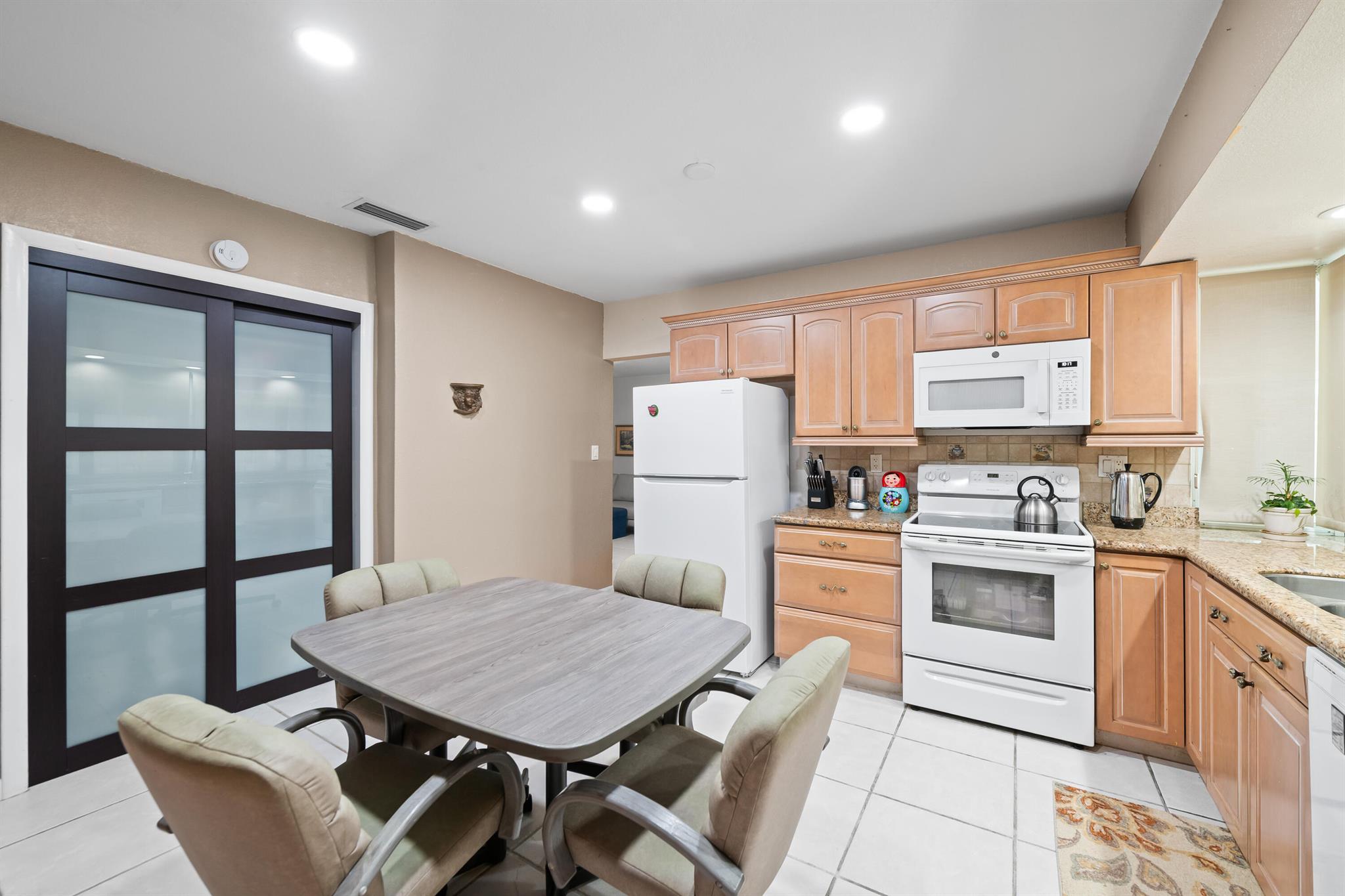 NOB HILL ESTATES 1 SEC - Residential