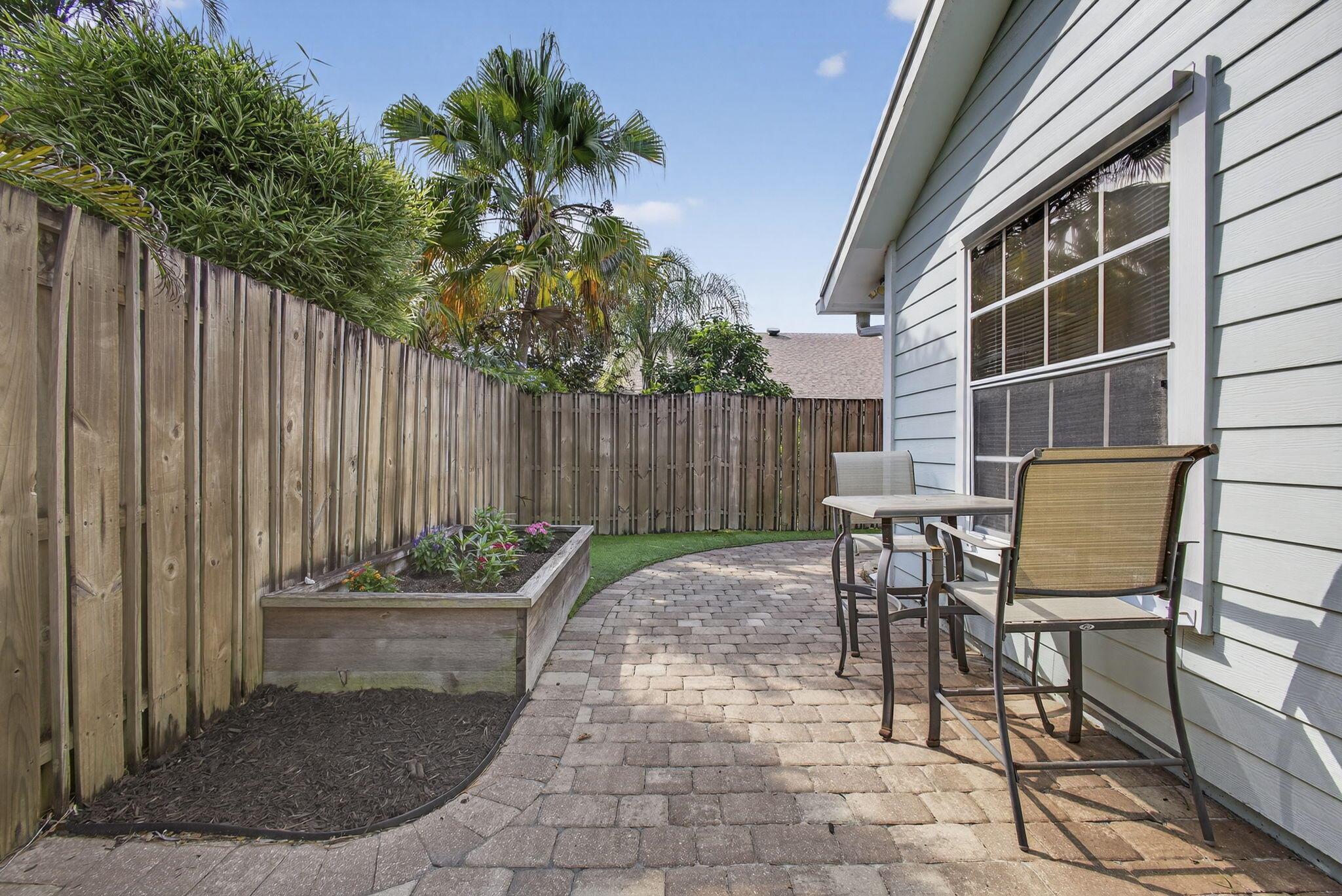 TREE TOPS OF WELLINGTON - Residential