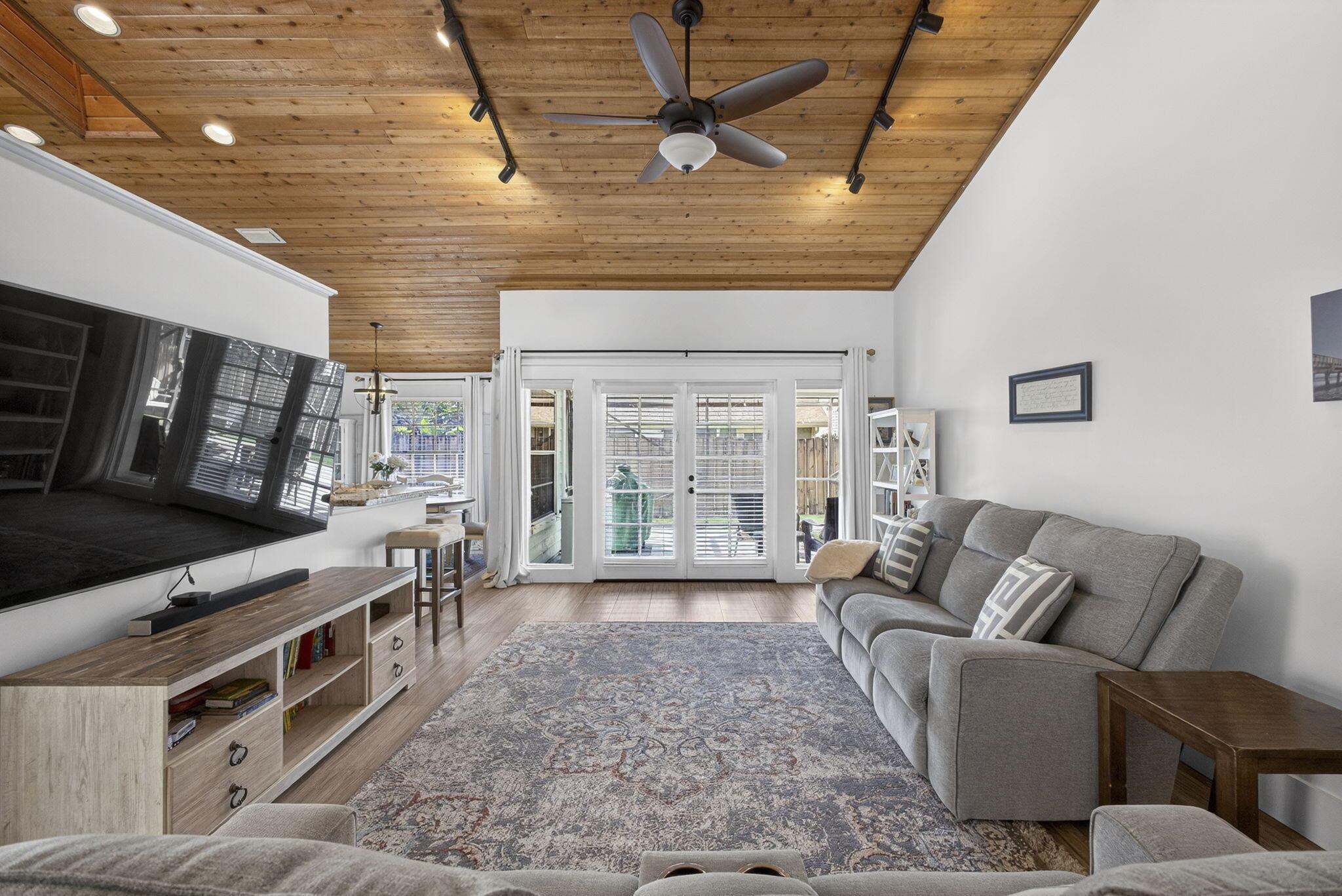 TREE TOPS OF WELLINGTON - Residential