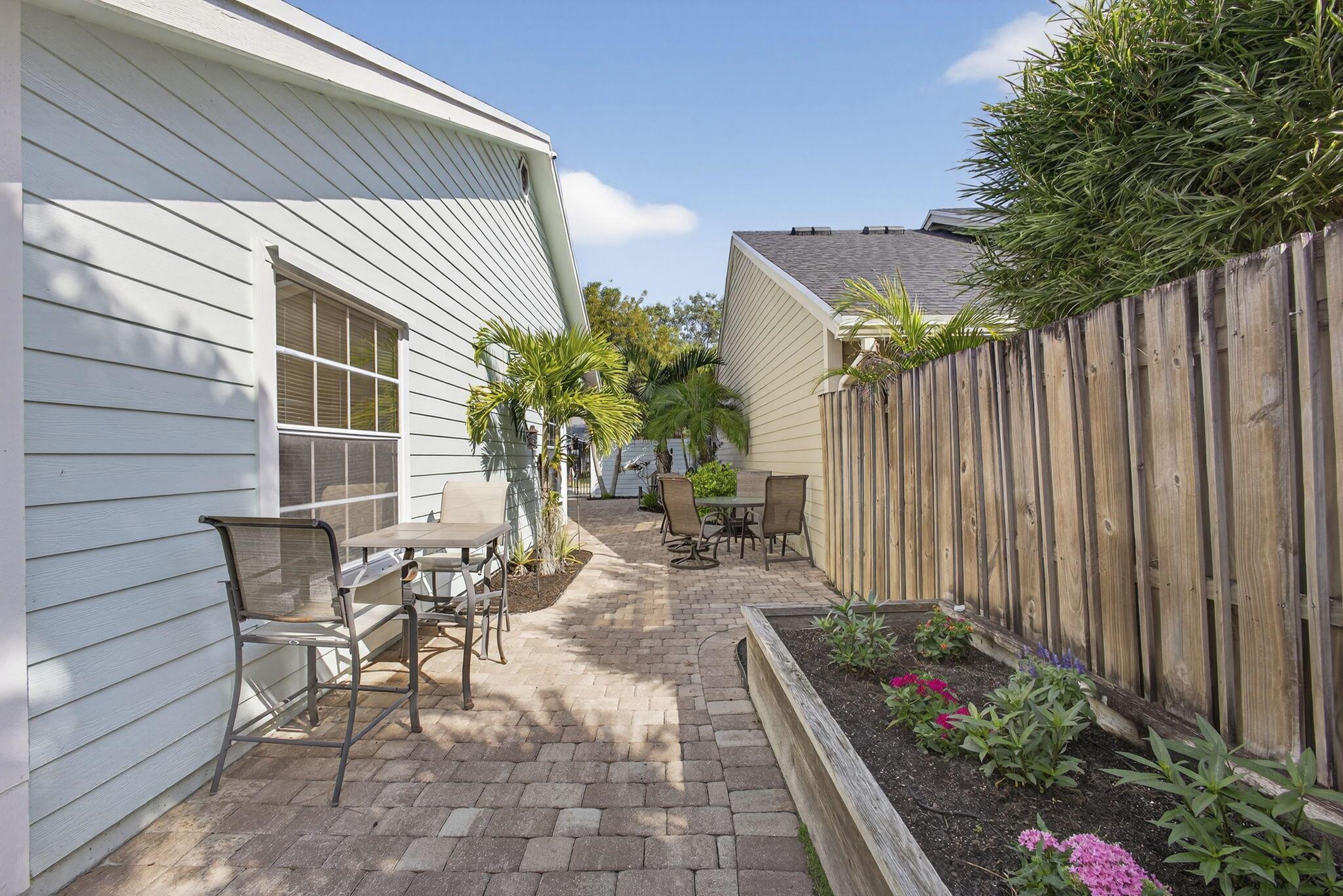 TREE TOPS OF WELLINGTON - Residential