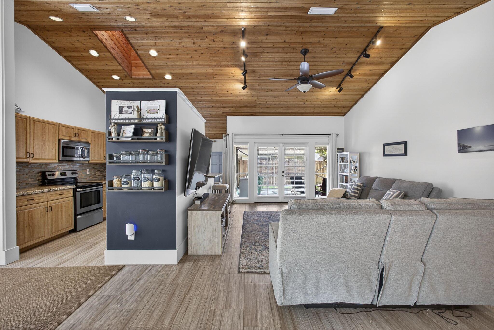 TREE TOPS OF WELLINGTON - Residential