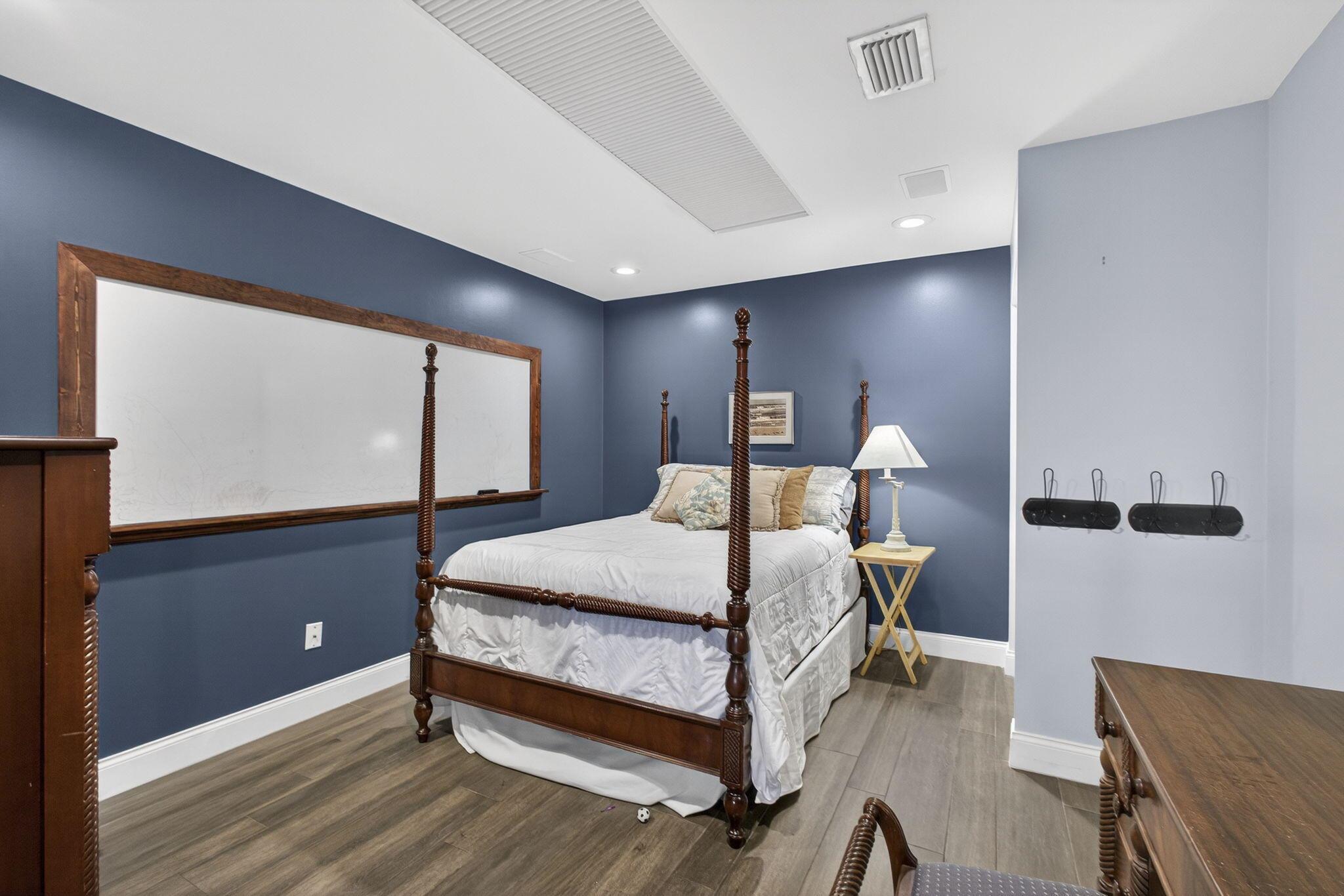 TREE TOPS OF WELLINGTON - Residential