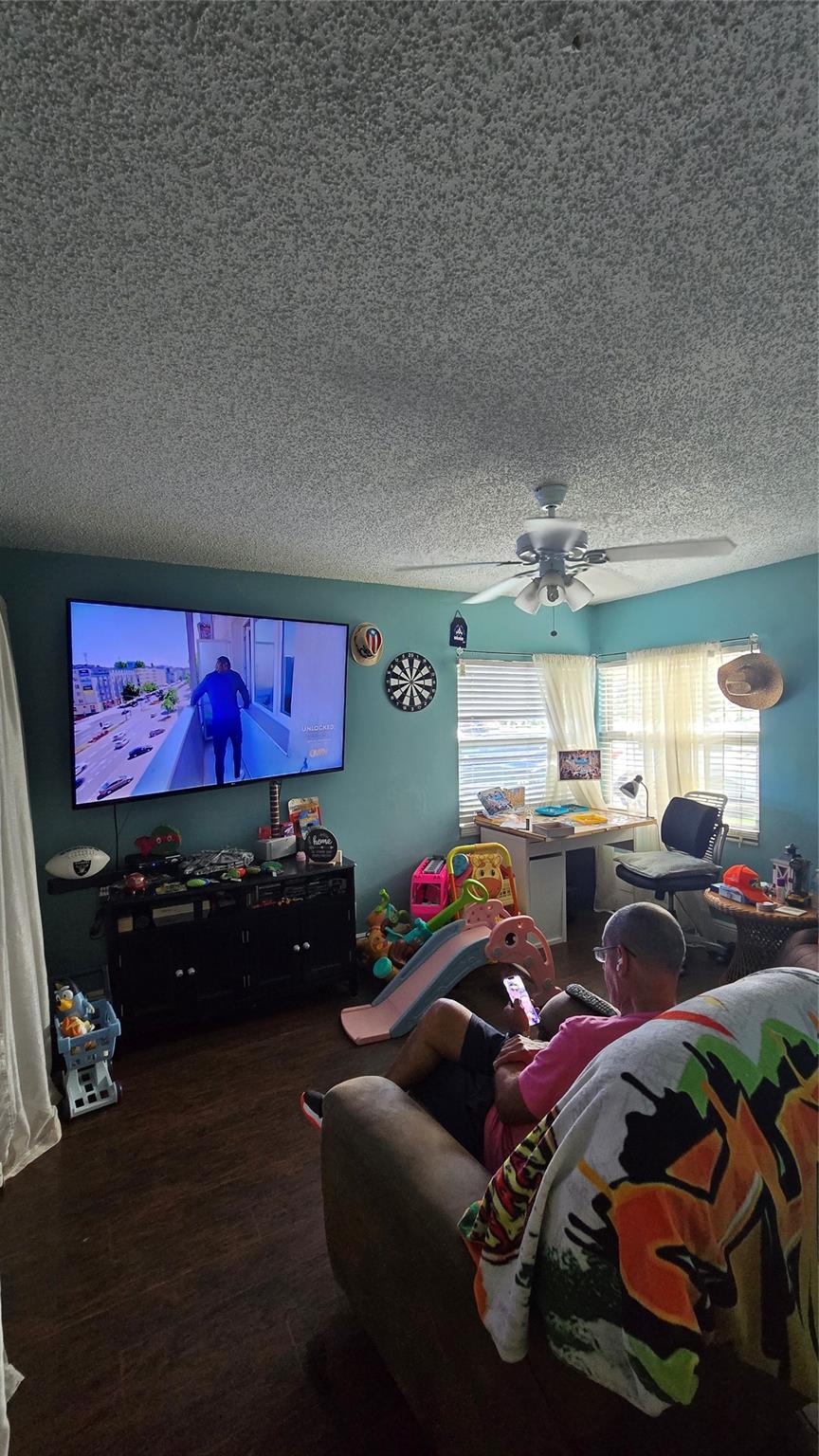 Lakeside Green 01 - Residential