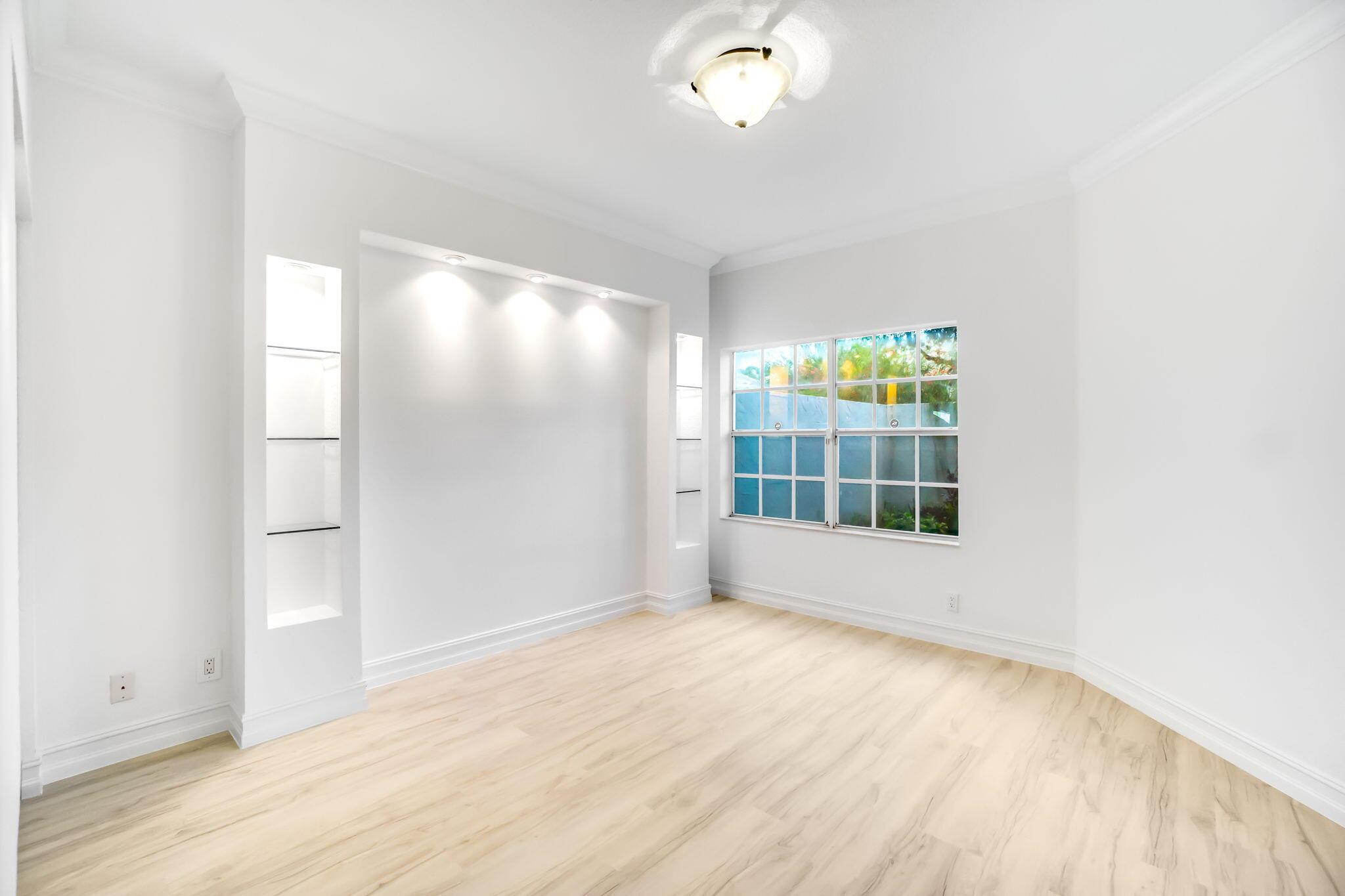 BRIARWOOD AT INDIAN SPRIN - Residential