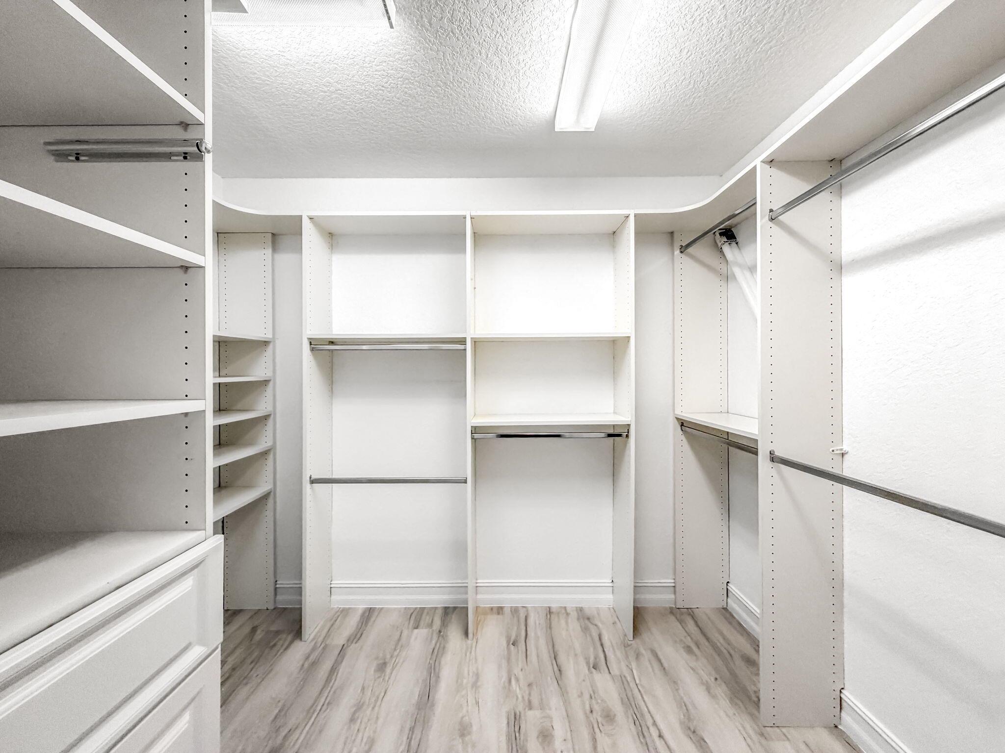 BRIARWOOD AT INDIAN SPRIN - Residential