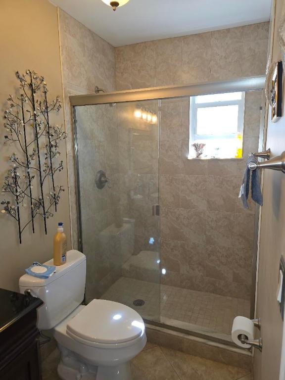 VILLAGE ROYALE - Residential Lease