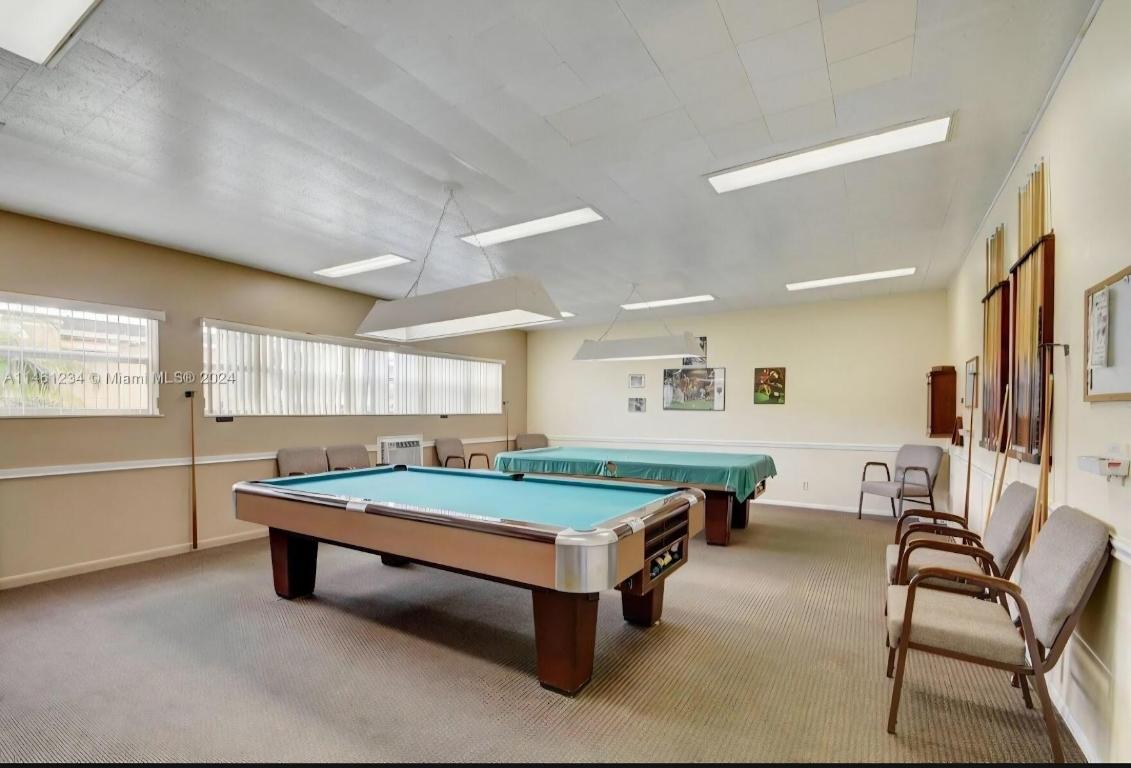 VILLAGE ROYALE - Residential Lease