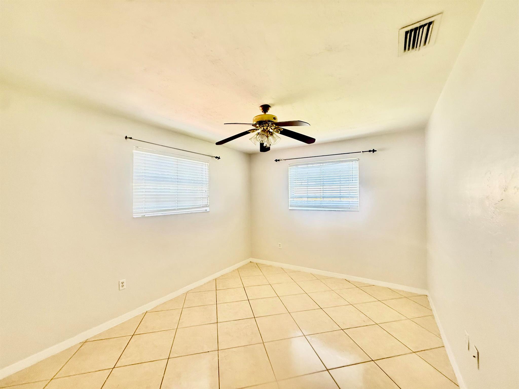 1ST ADDN TO PANULETA GARD - Residential Lease