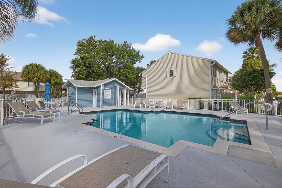 Lakebridge Townhomes - Residential