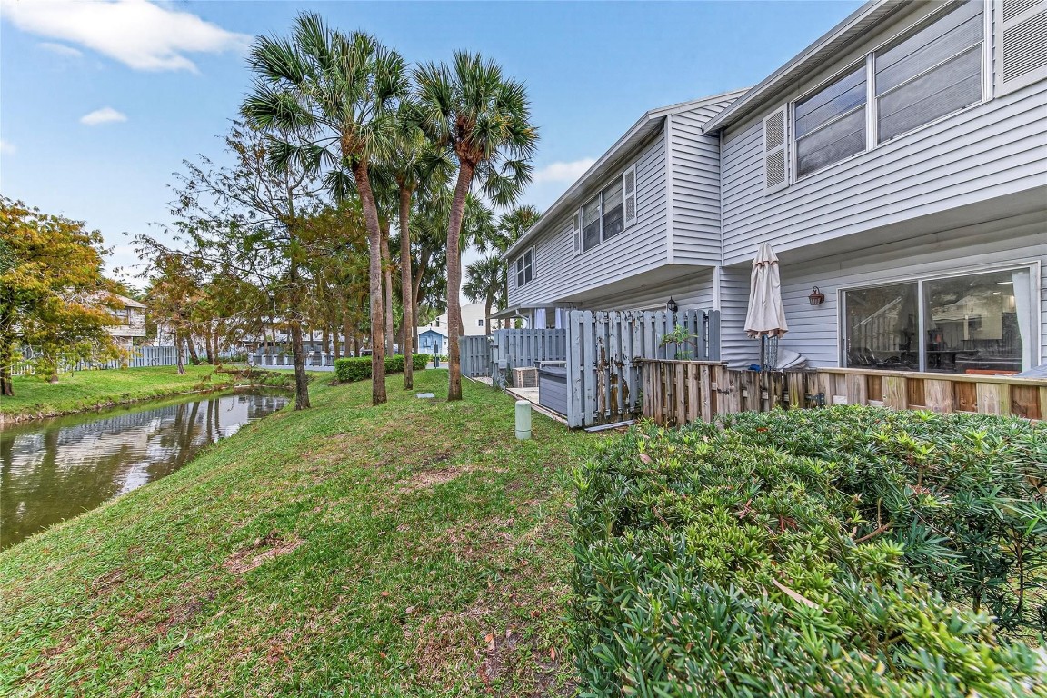 Lakebridge Townhomes - Residential