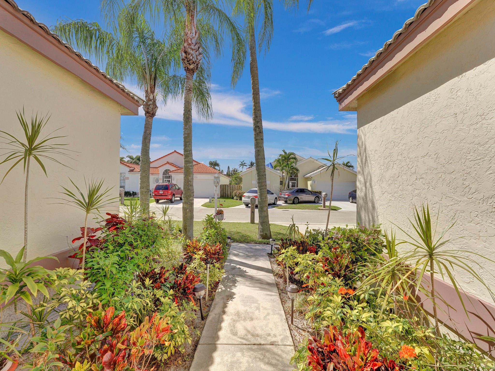 4969 Broadstone Cir