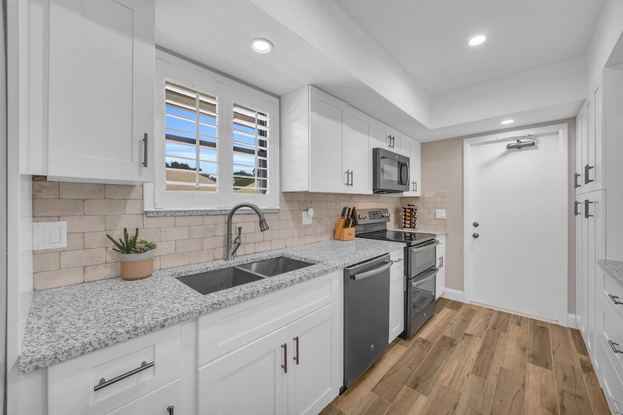 TURTLE CREEK APARTMENT BU - Residential