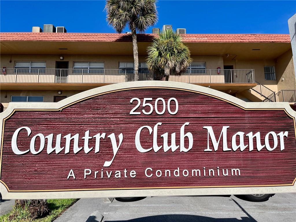 Country Club Manor - Residential