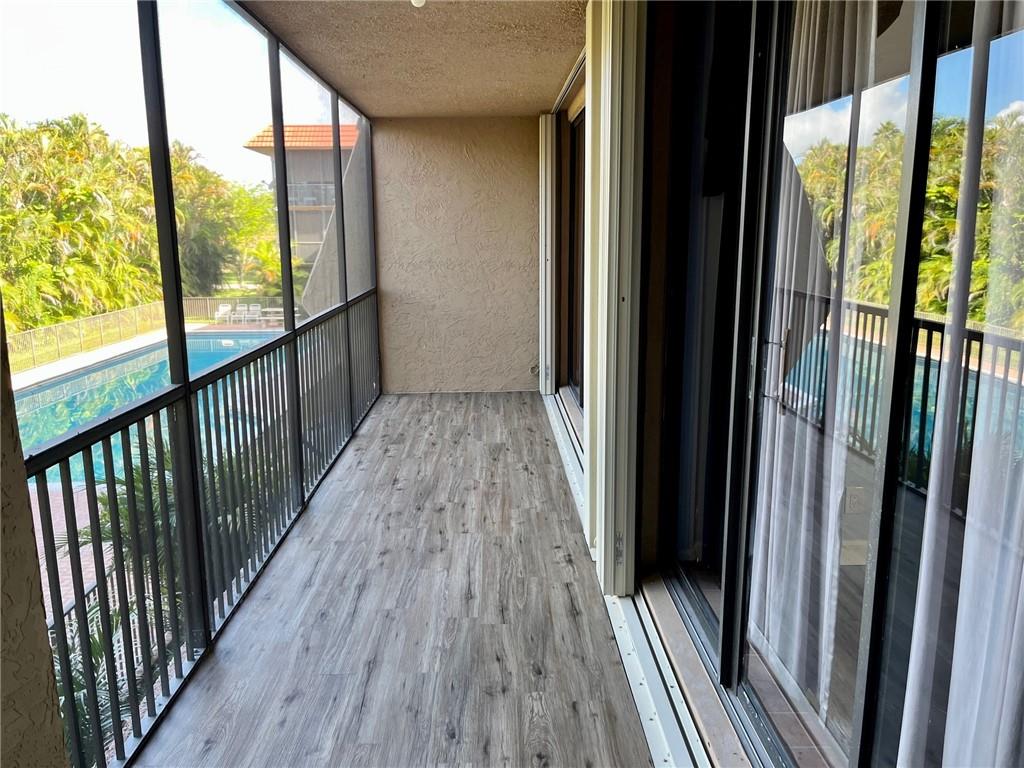 Country Club Manor - Residential