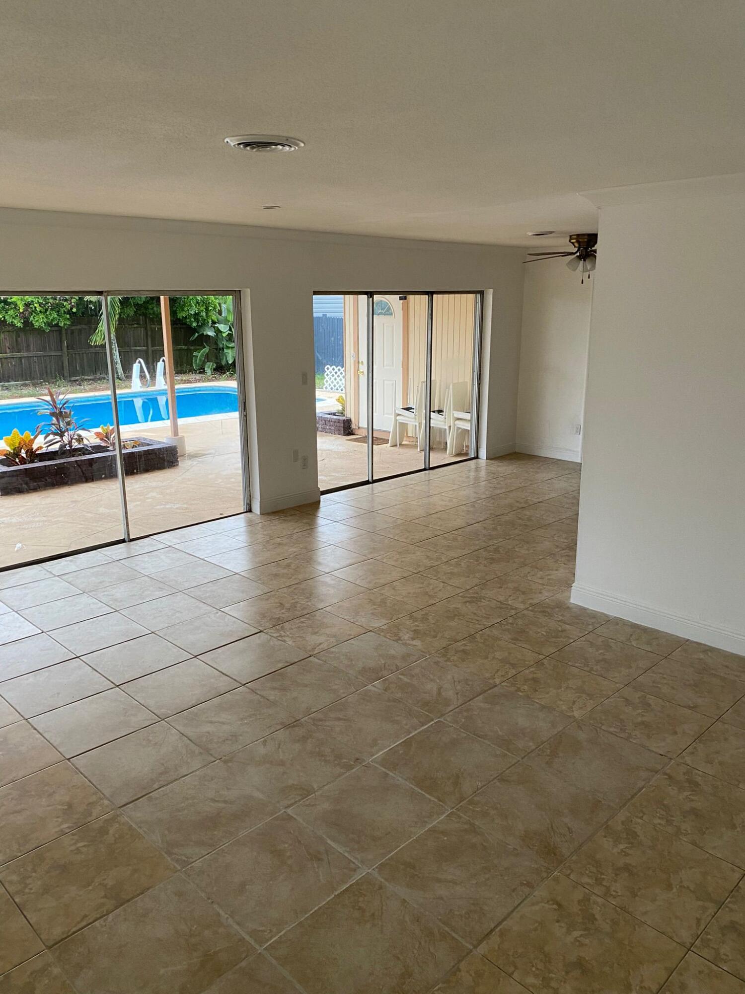 18 Andros Road, Palm Springs FL 33461