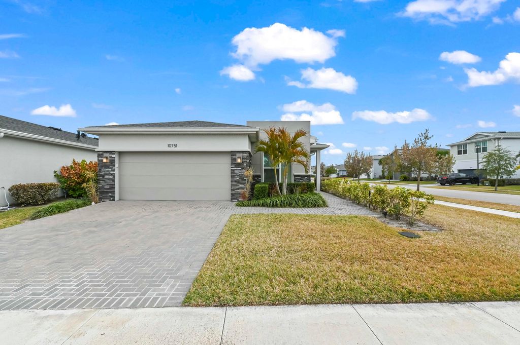 Photo of 10751 SW Hensley Street, Port Saint Lucie, FL 34987 (MLS # R11167016)