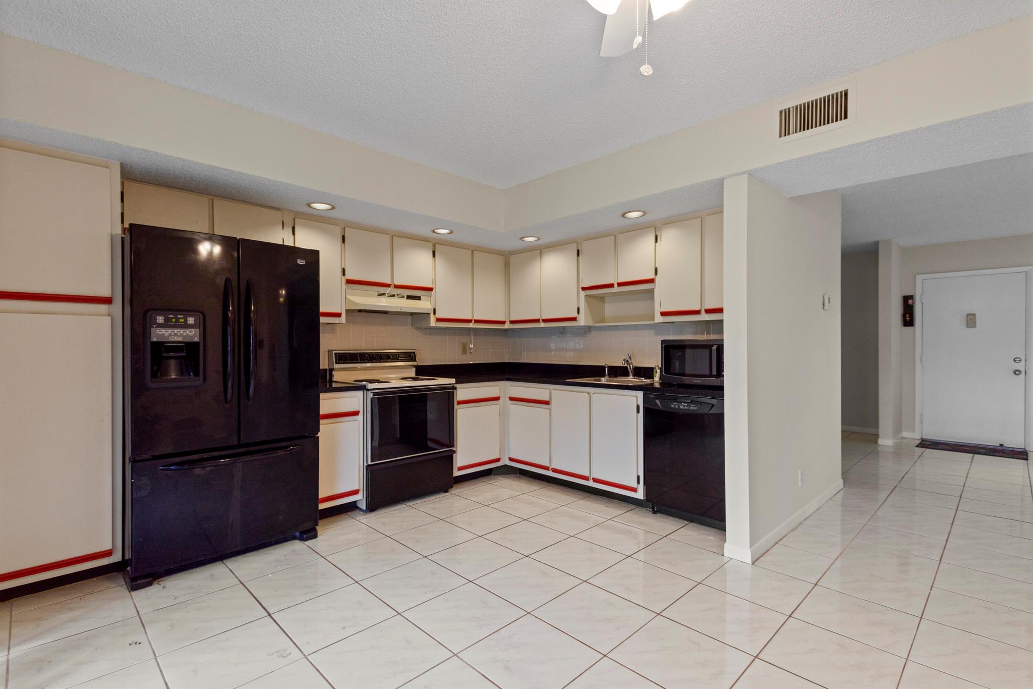 BANYAN CONDO - Residential