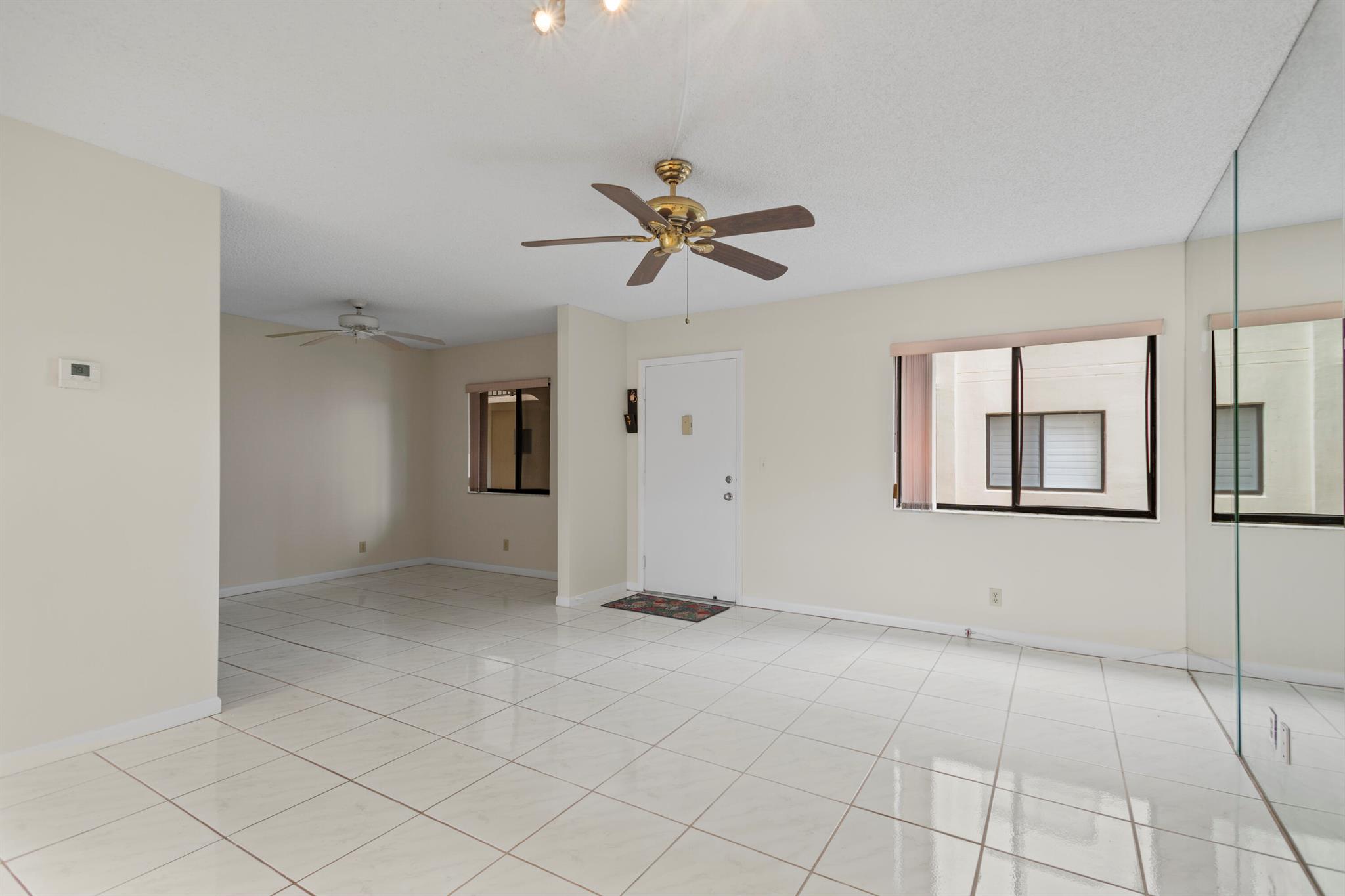 BANYAN CONDO - Residential