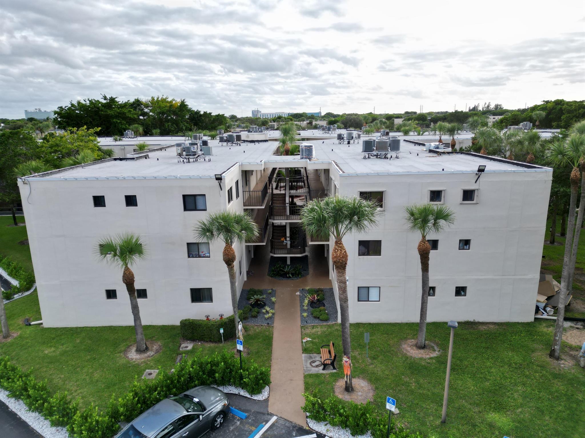 BANYAN CONDO - Residential