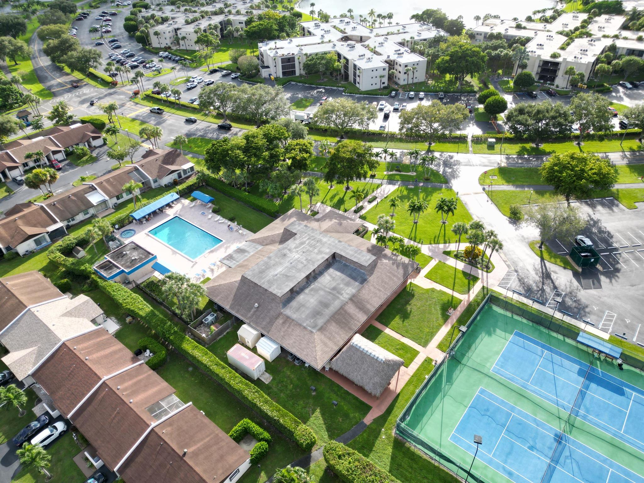 BANYAN CONDO - Residential