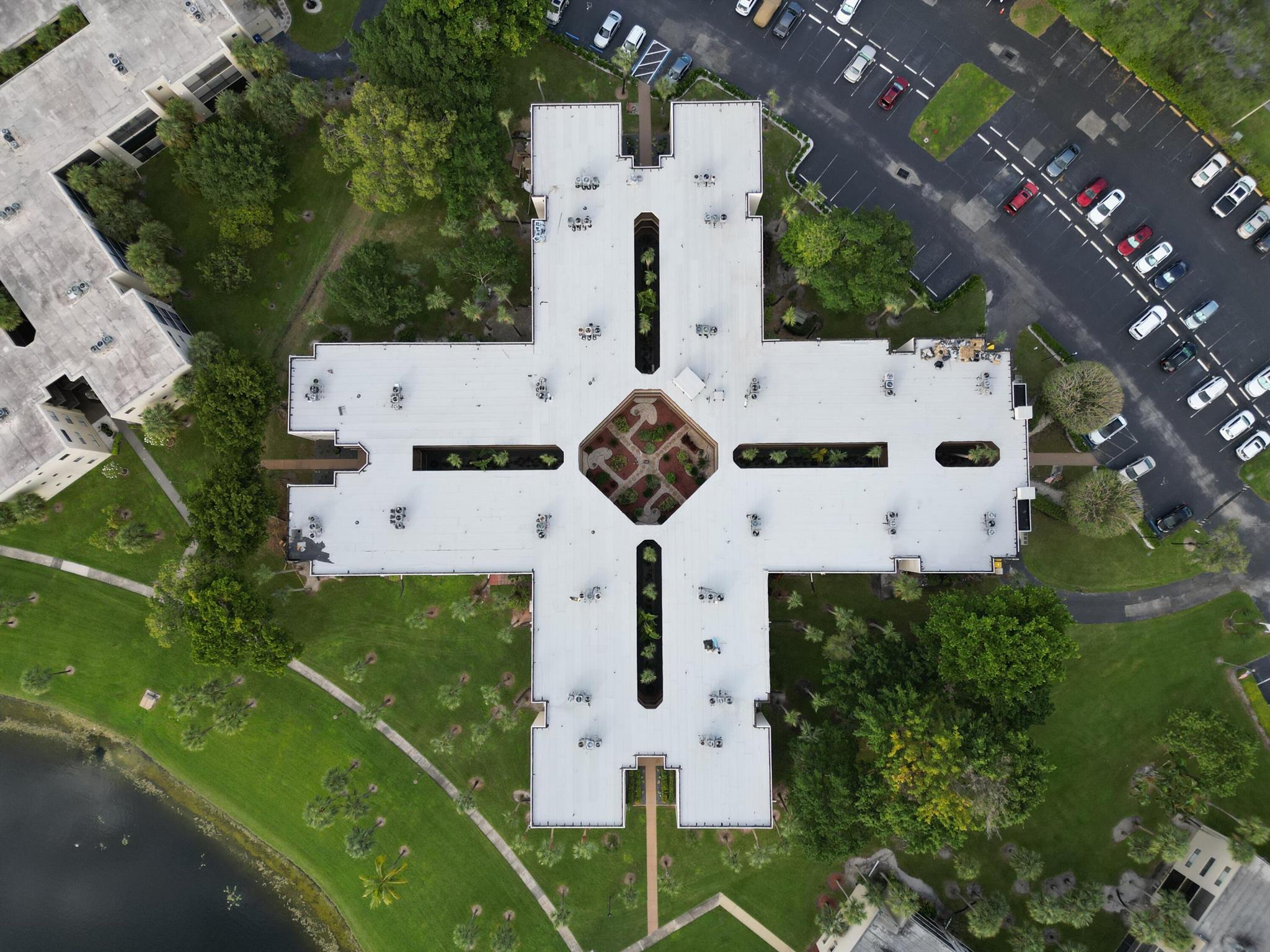 BANYAN CONDO - Residential