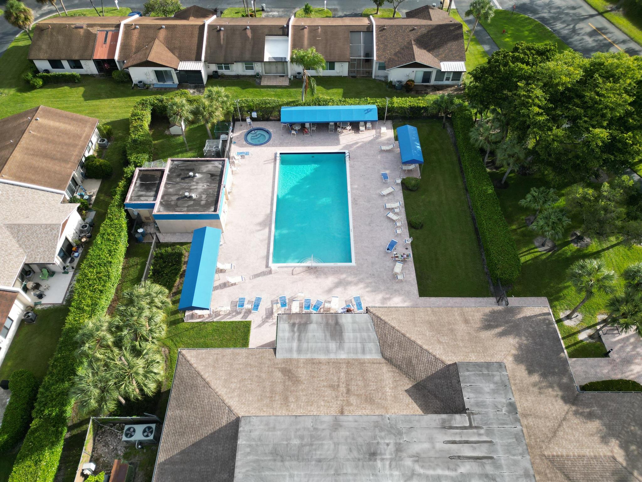 BANYAN CONDO - Residential