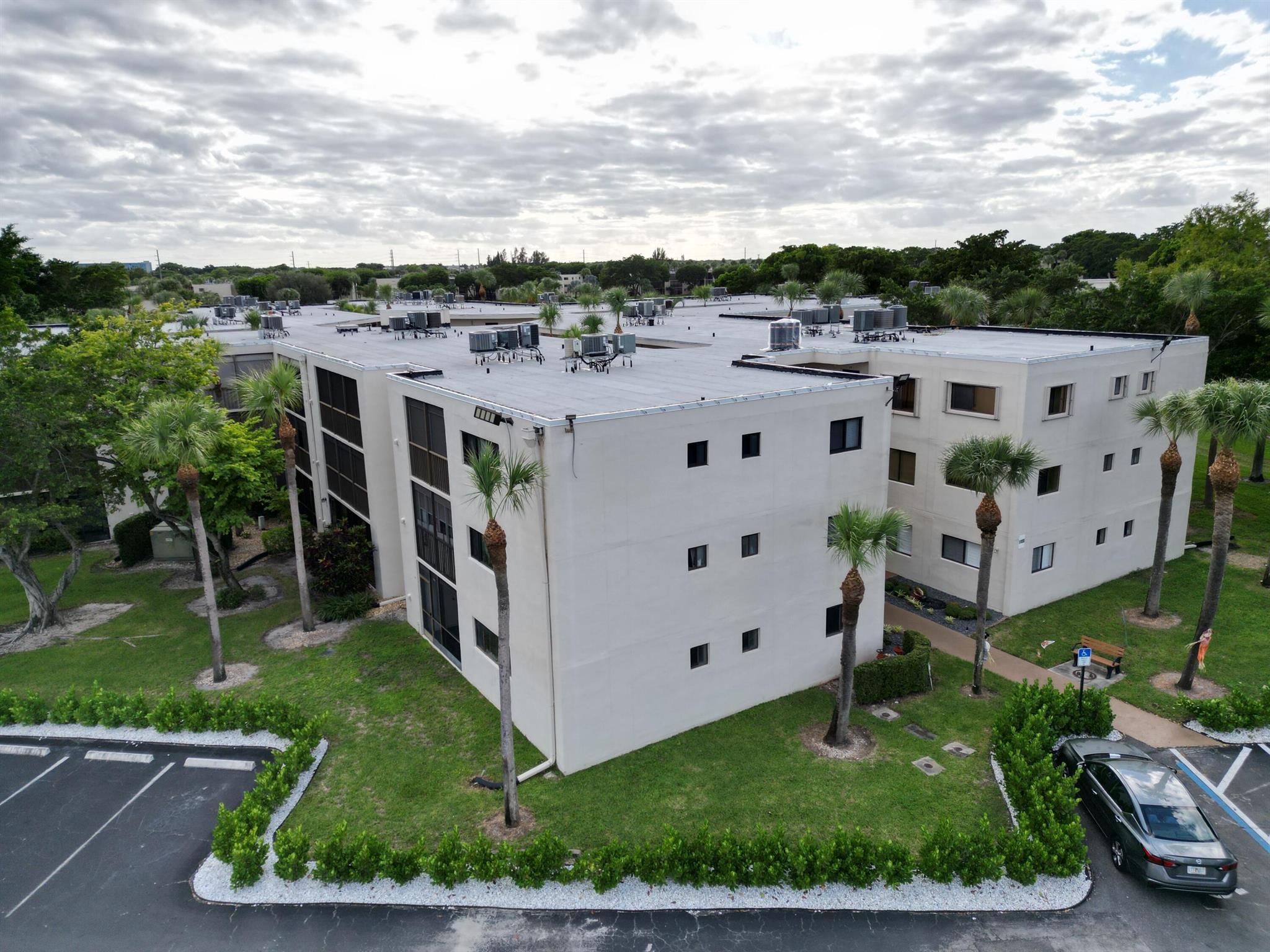 BANYAN CONDO - Residential