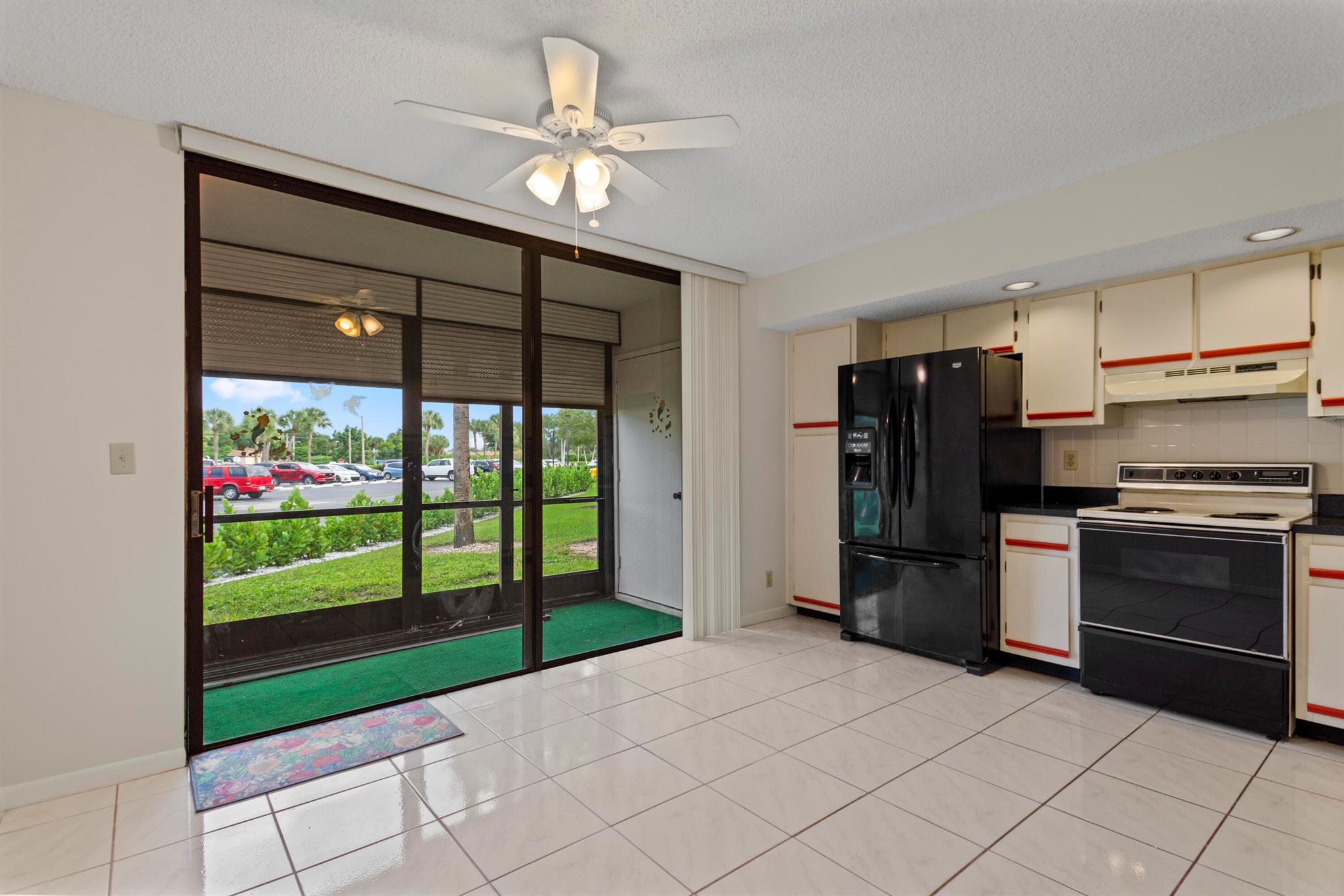 BANYAN CONDO - Residential