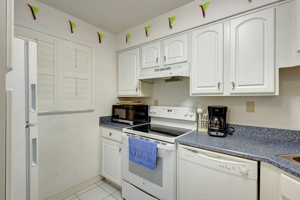 Photo of 1176 Bayshore Drive #102, Fort Pierce, FL 34949 (MLS # R10941577)