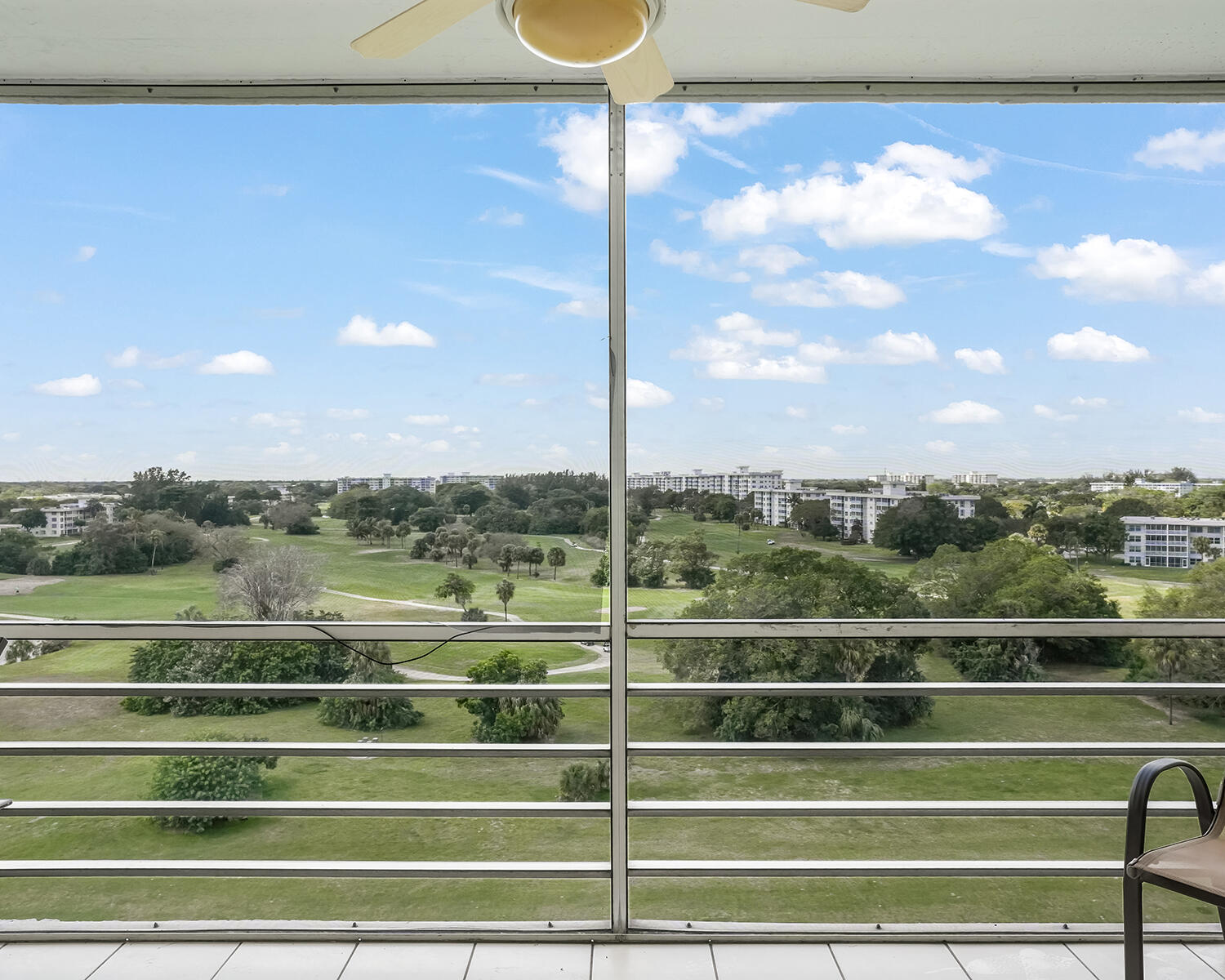 NO 20 PALM-AIRE COUNTRY CLUB - Residential