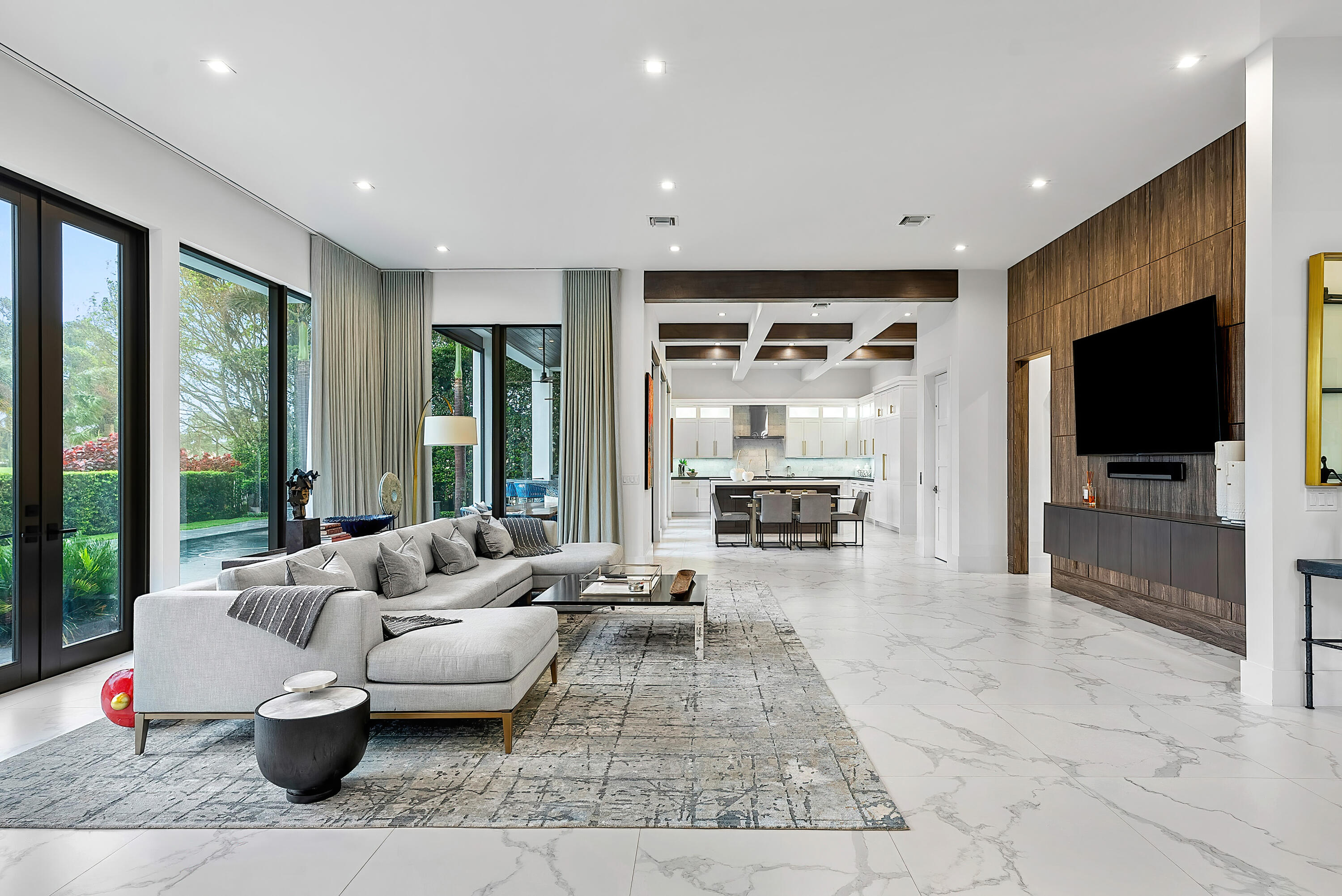 ROYAL PALM YACHT & COUNTRY CLUB - Residential