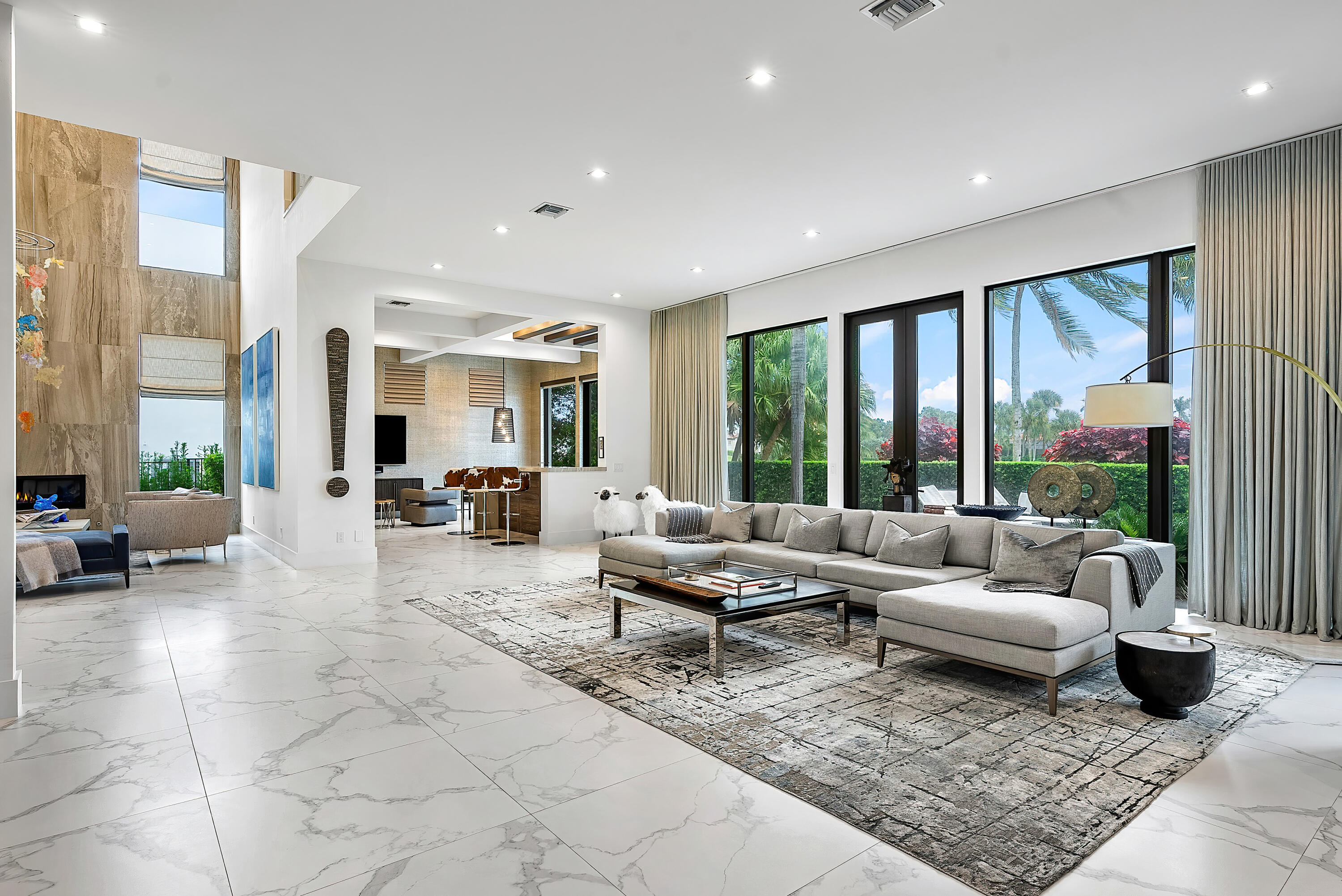 ROYAL PALM YACHT & COUNTRY CLUB - Residential