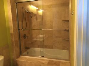 PALMETTO PLACE CONDO - Residential Lease