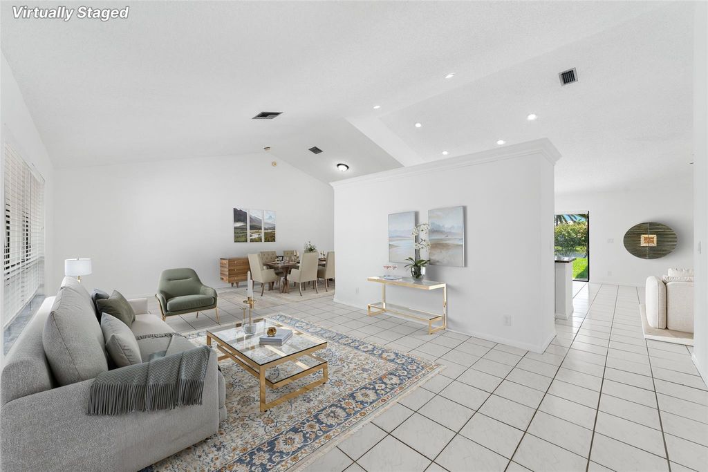 Photo of 9216 Sun Pointe Drive, Boynton Beach, FL 33437 (MLS # F10507151)