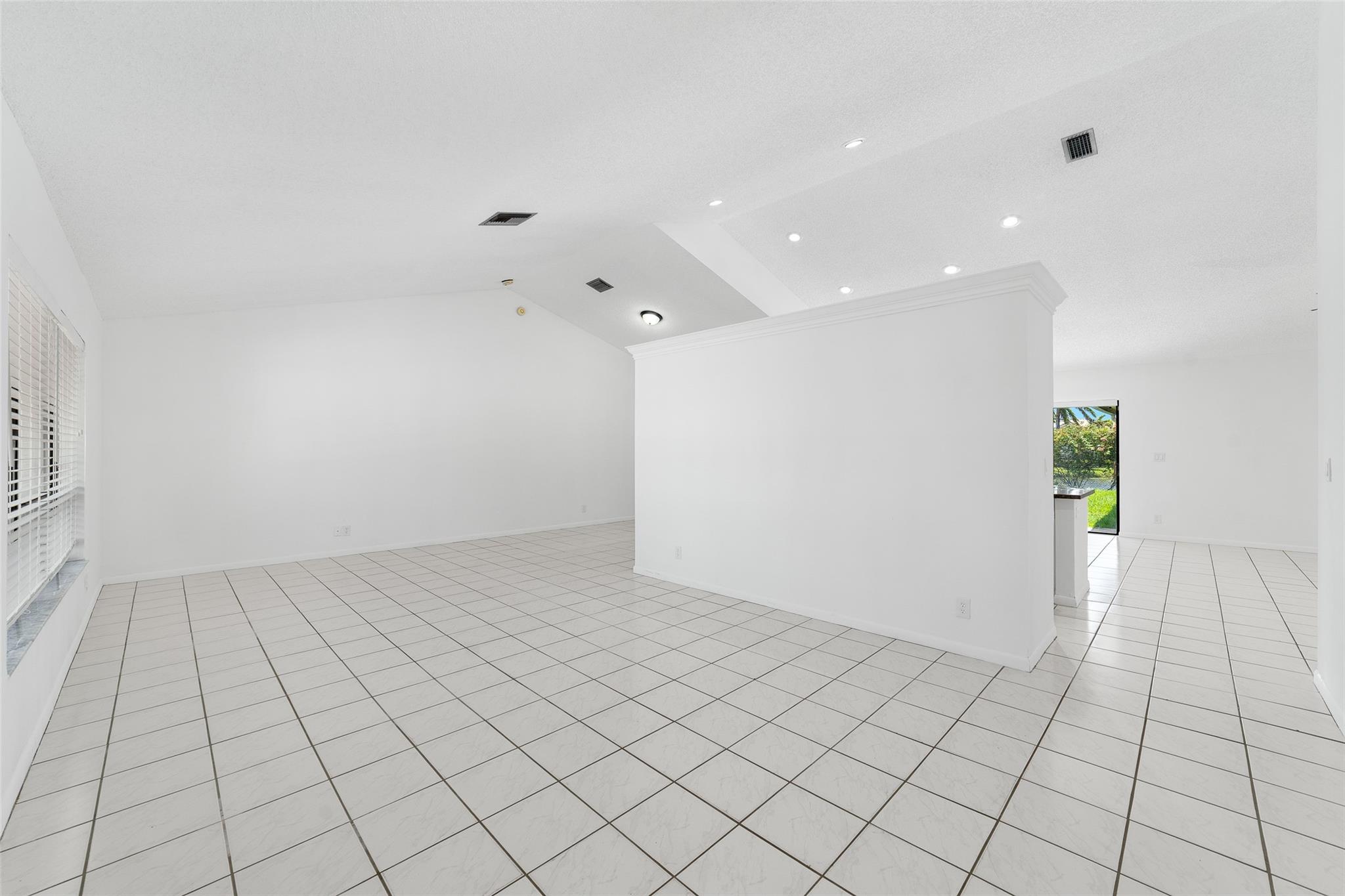 9216 Sun Pointe Dr