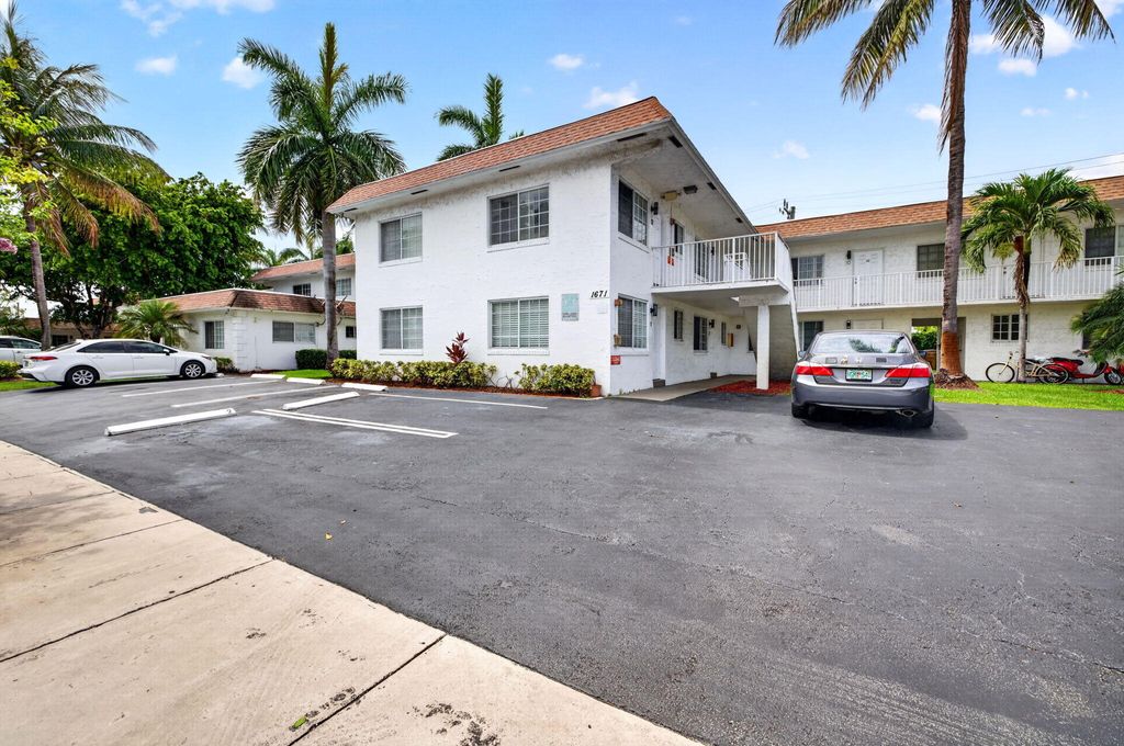 Photo of 3380 NE 16th Terrace #Unit 3, Pompano Beach, FL 33064 (MLS # B26045151)