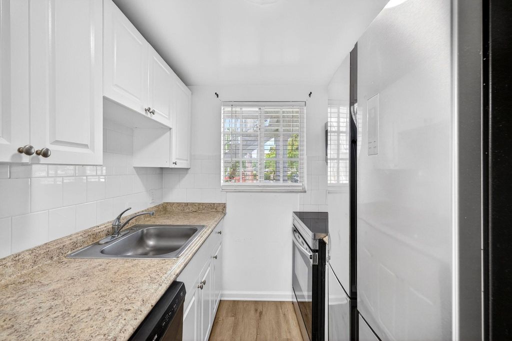 Photo of 3380 NE 16th Terrace #Unit 3, Pompano Beach, FL 33064 (MLS # B26045151)