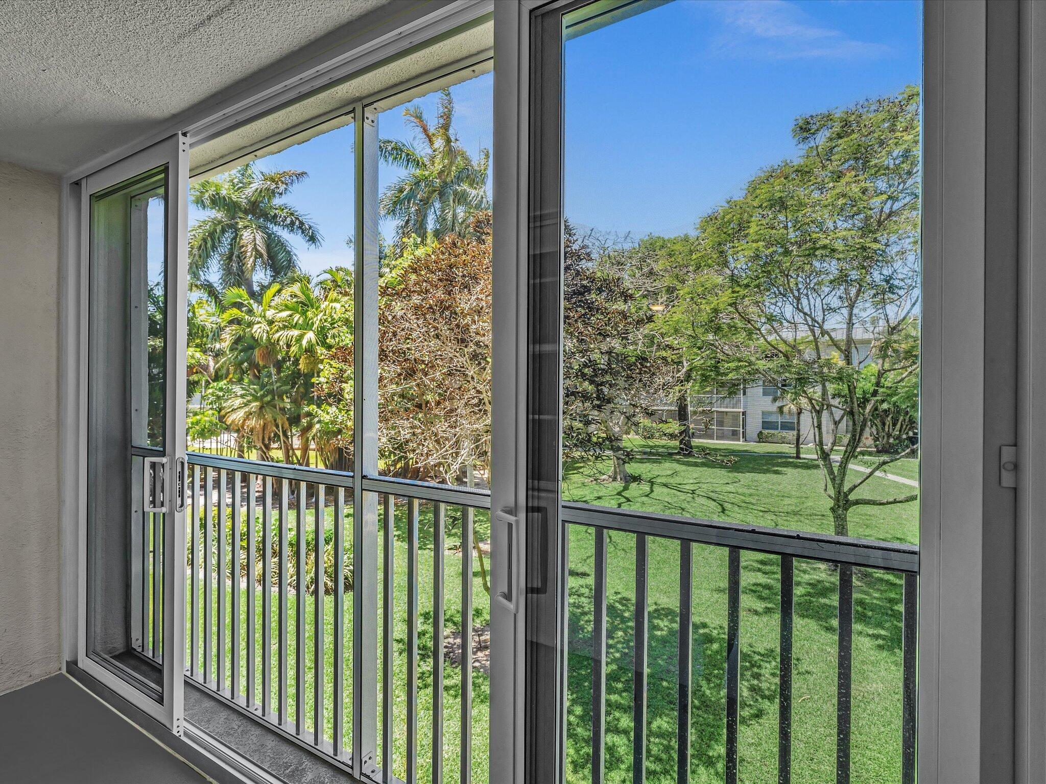 KINGS PARK GARDEN APTS CONDO - Residential