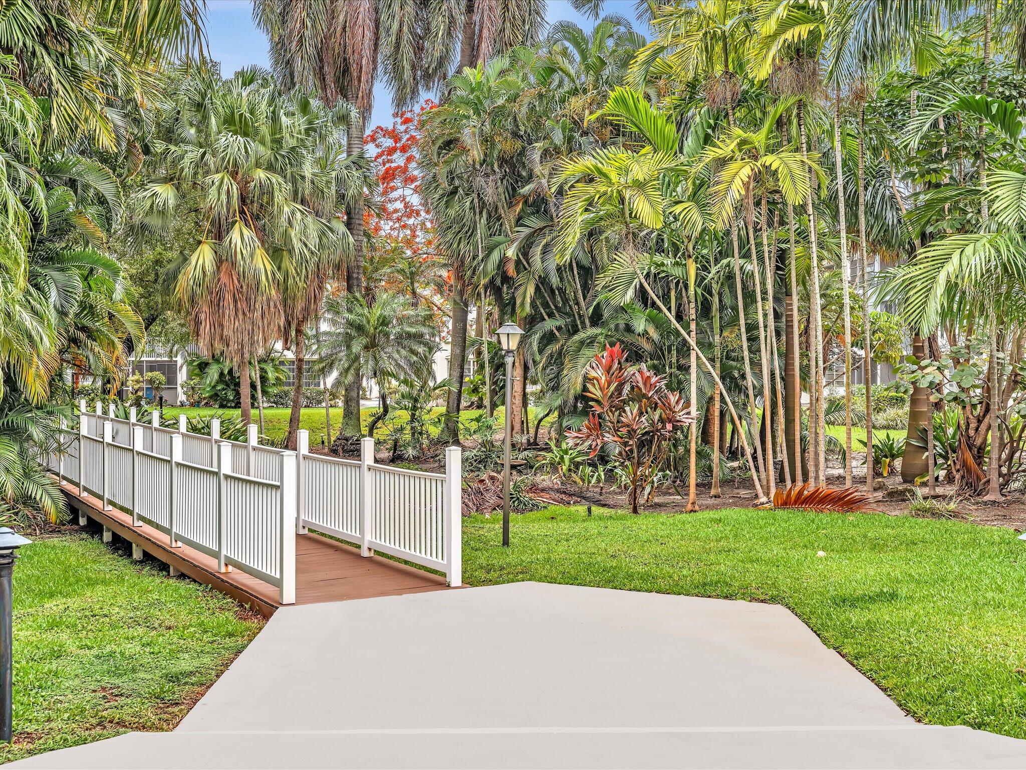 KINGS PARK GARDEN APTS CONDO - Residential