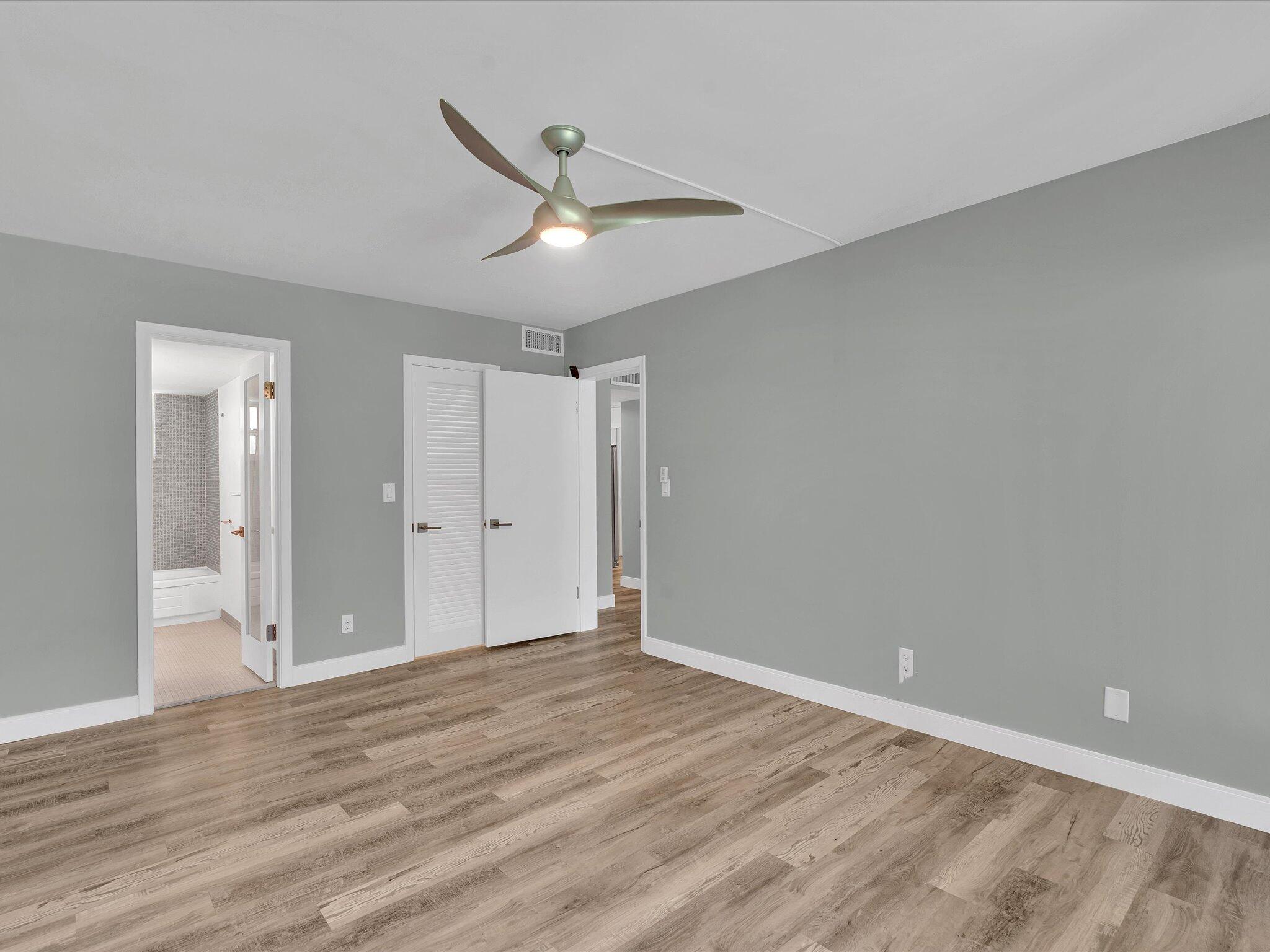 KINGS PARK GARDEN APTS CONDO - Residential