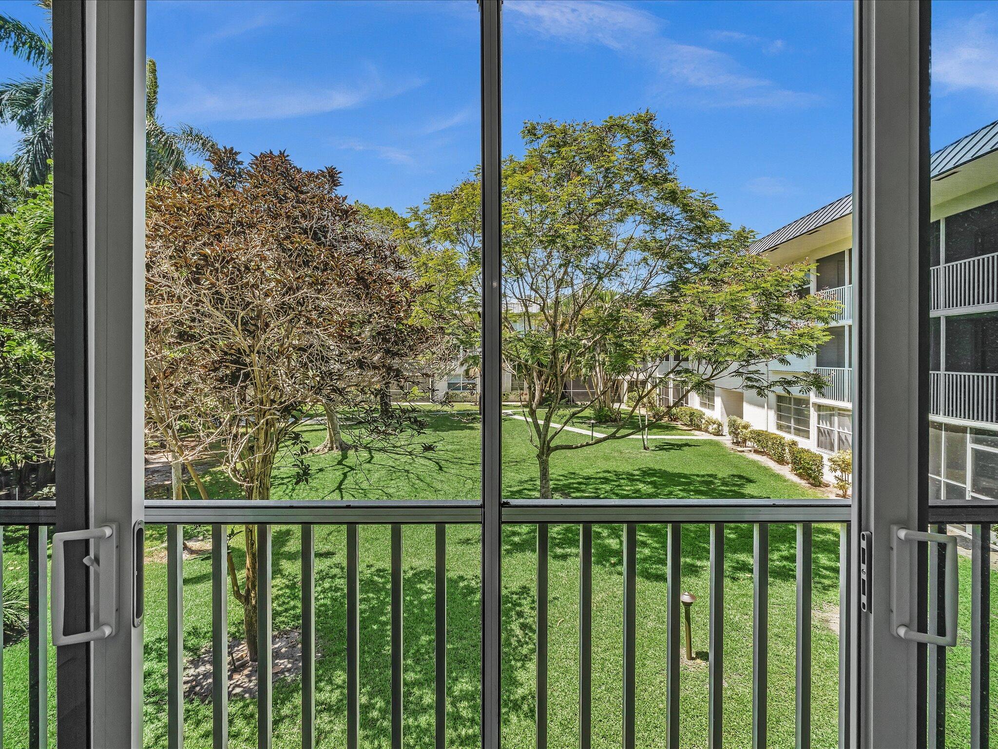 KINGS PARK GARDEN APTS CONDO - Residential