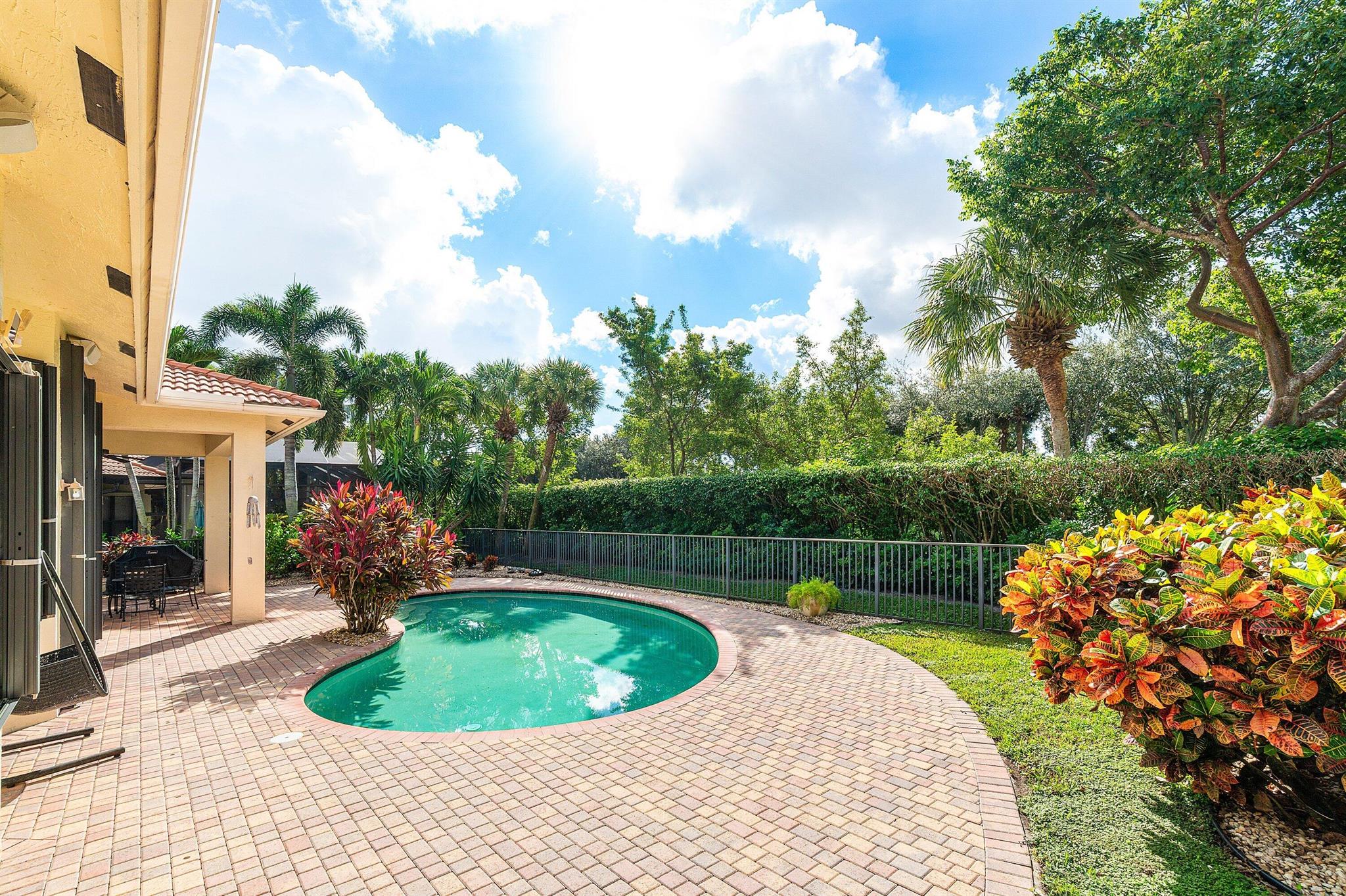 TIVOLI LAKES - Residential