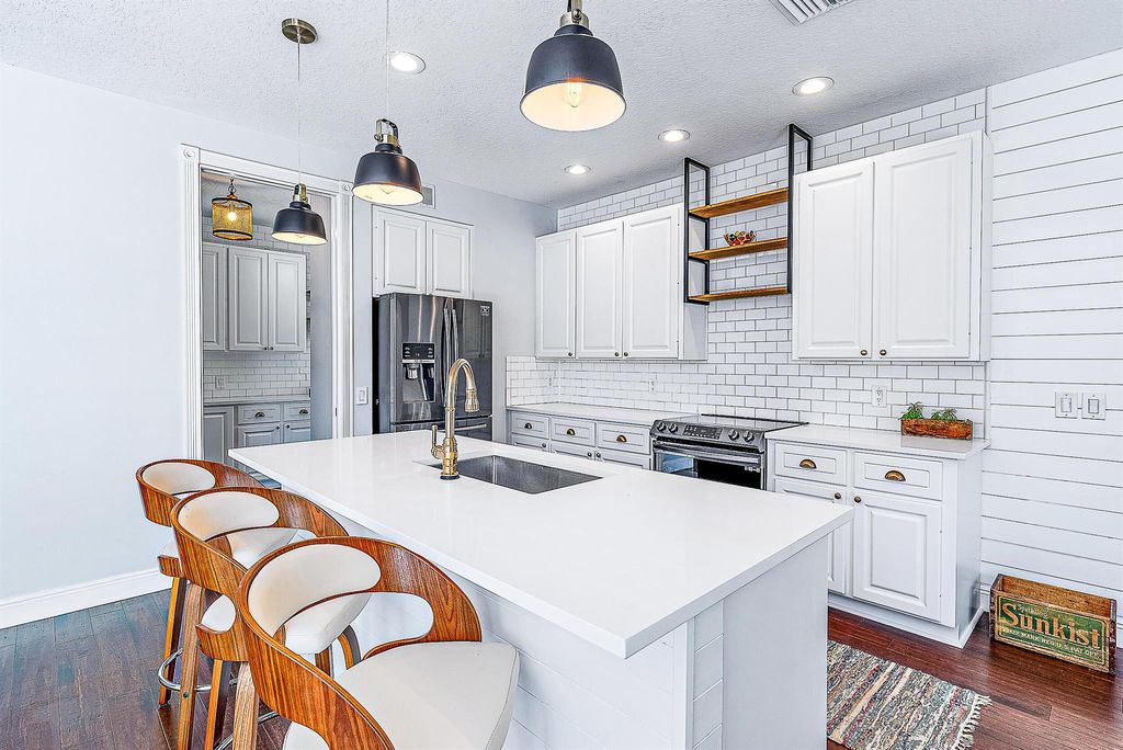 Photo of 330 Marlberry Circle, Jupiter, FL 33458 (MLS # R10942610)