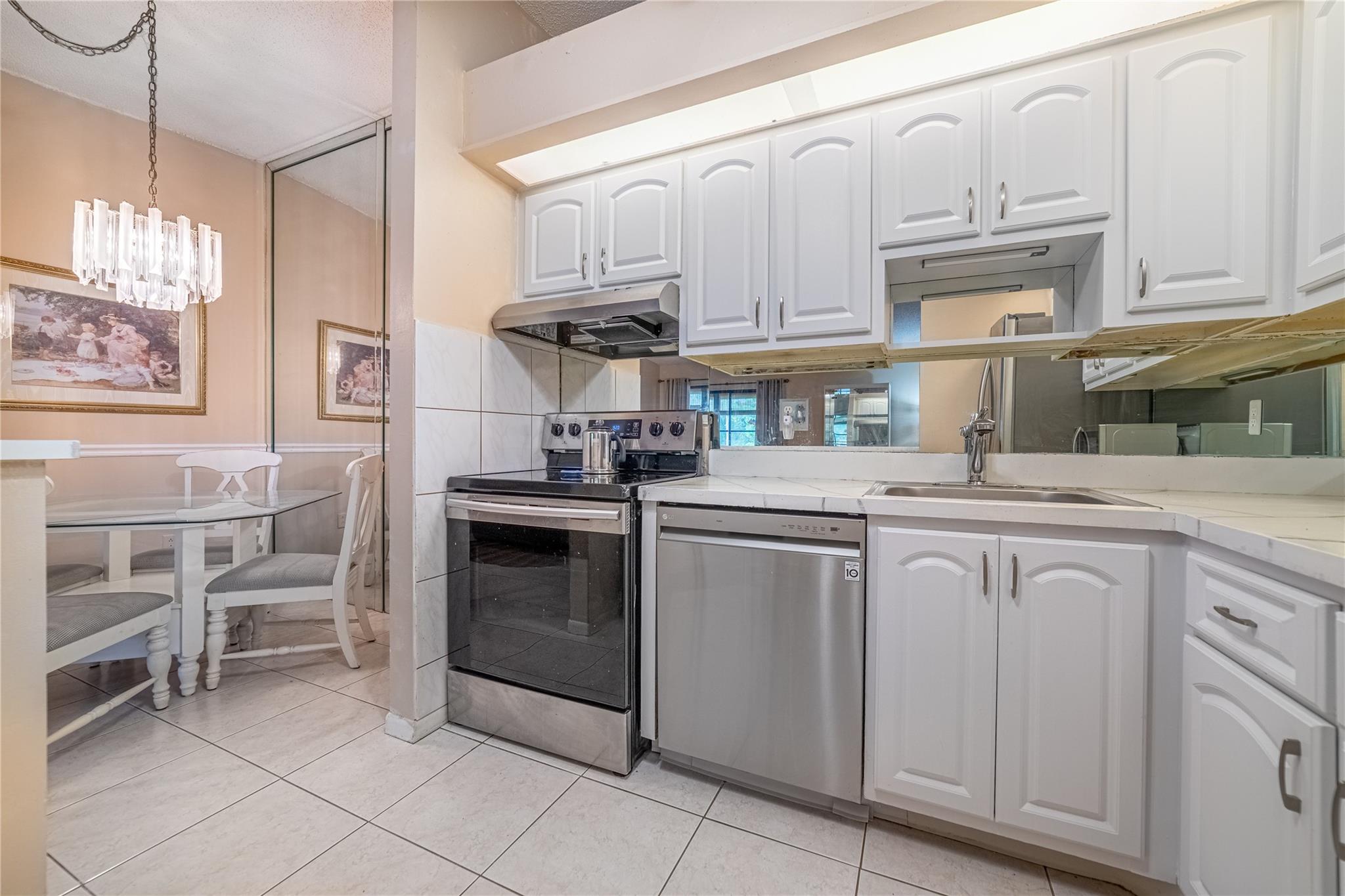 BELFORT @ KINGS POINT - Residential