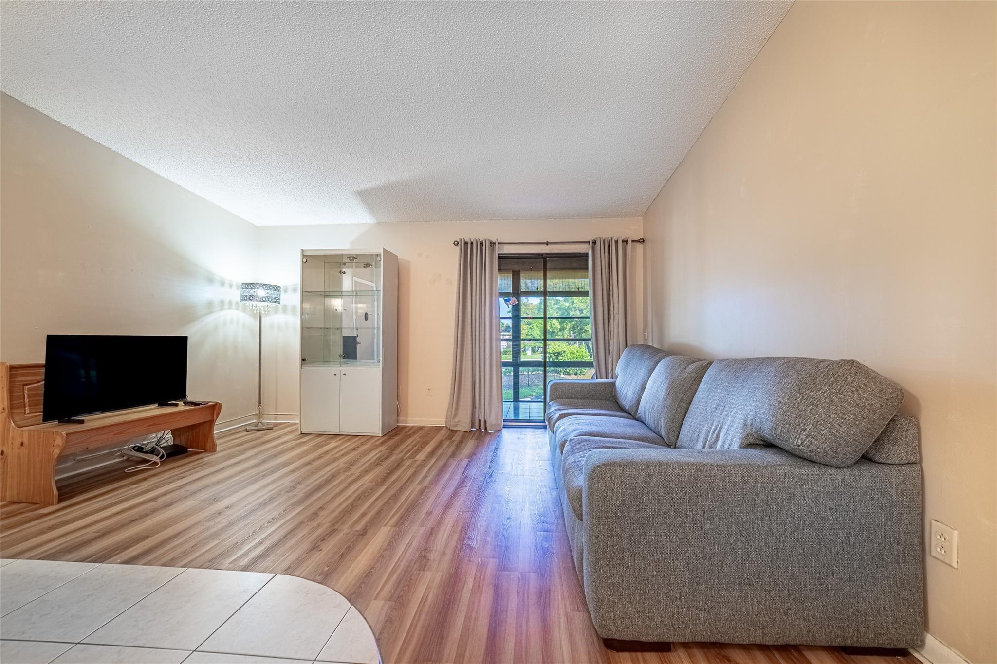 BELFORT @ KINGS POINT - Residential