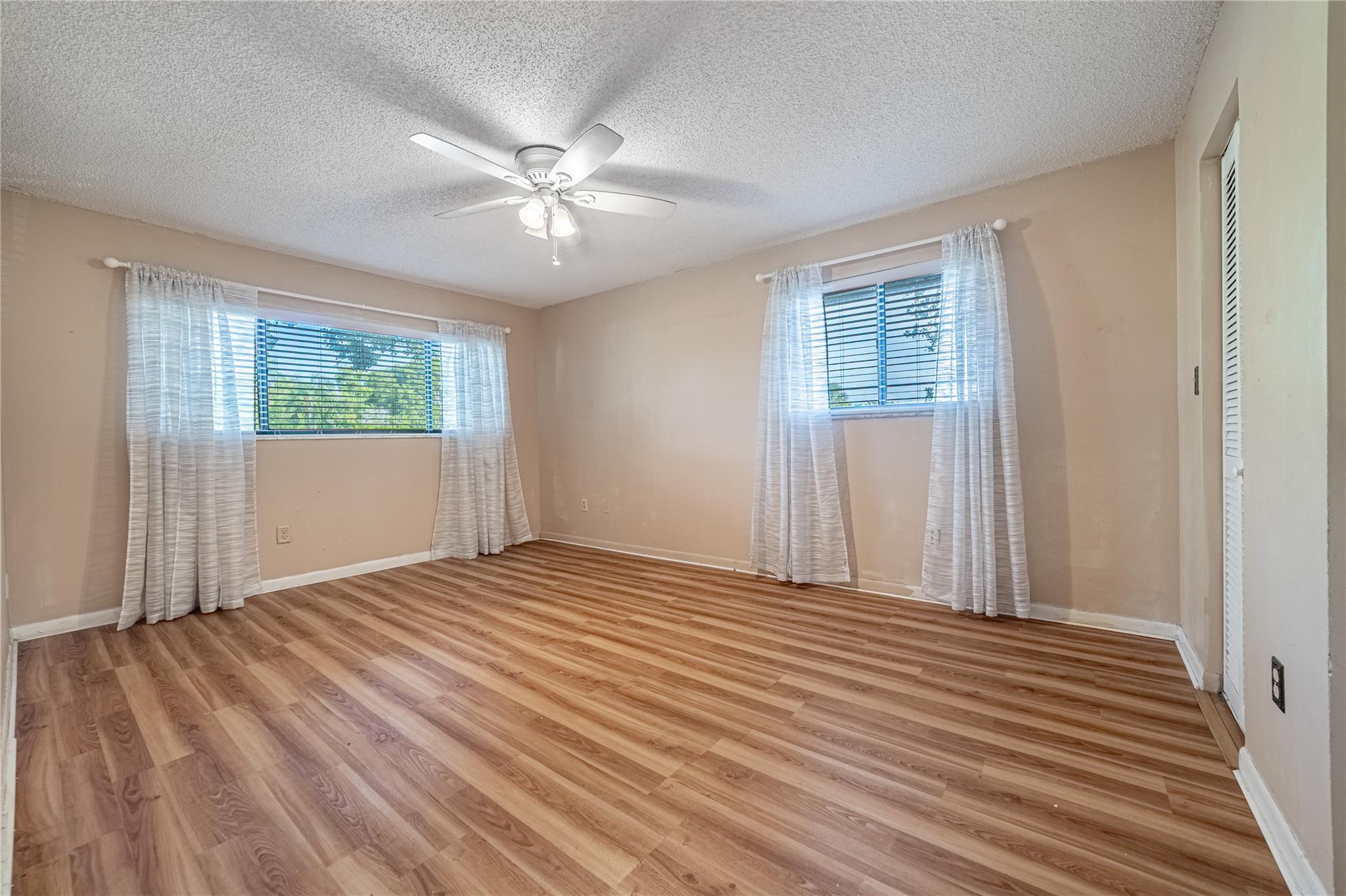 9998 N Belfort Cir 9998