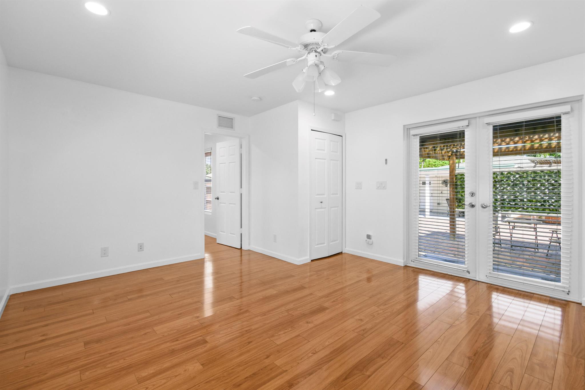 SOUTHLAND PARK - Residential Lease