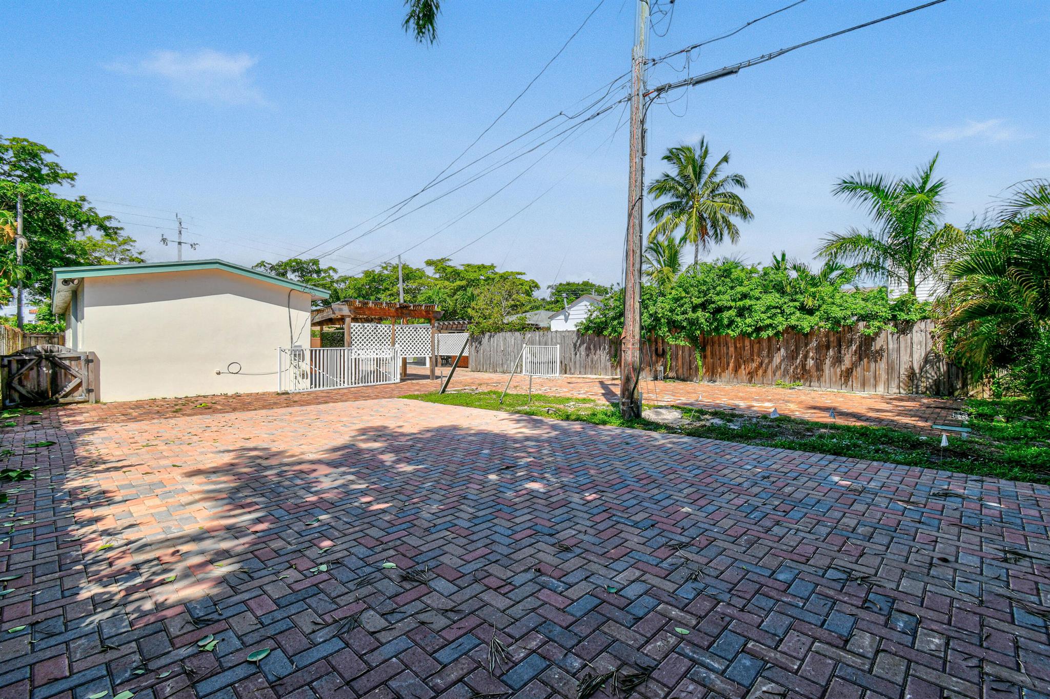 SOUTHLAND PARK - Residential Lease